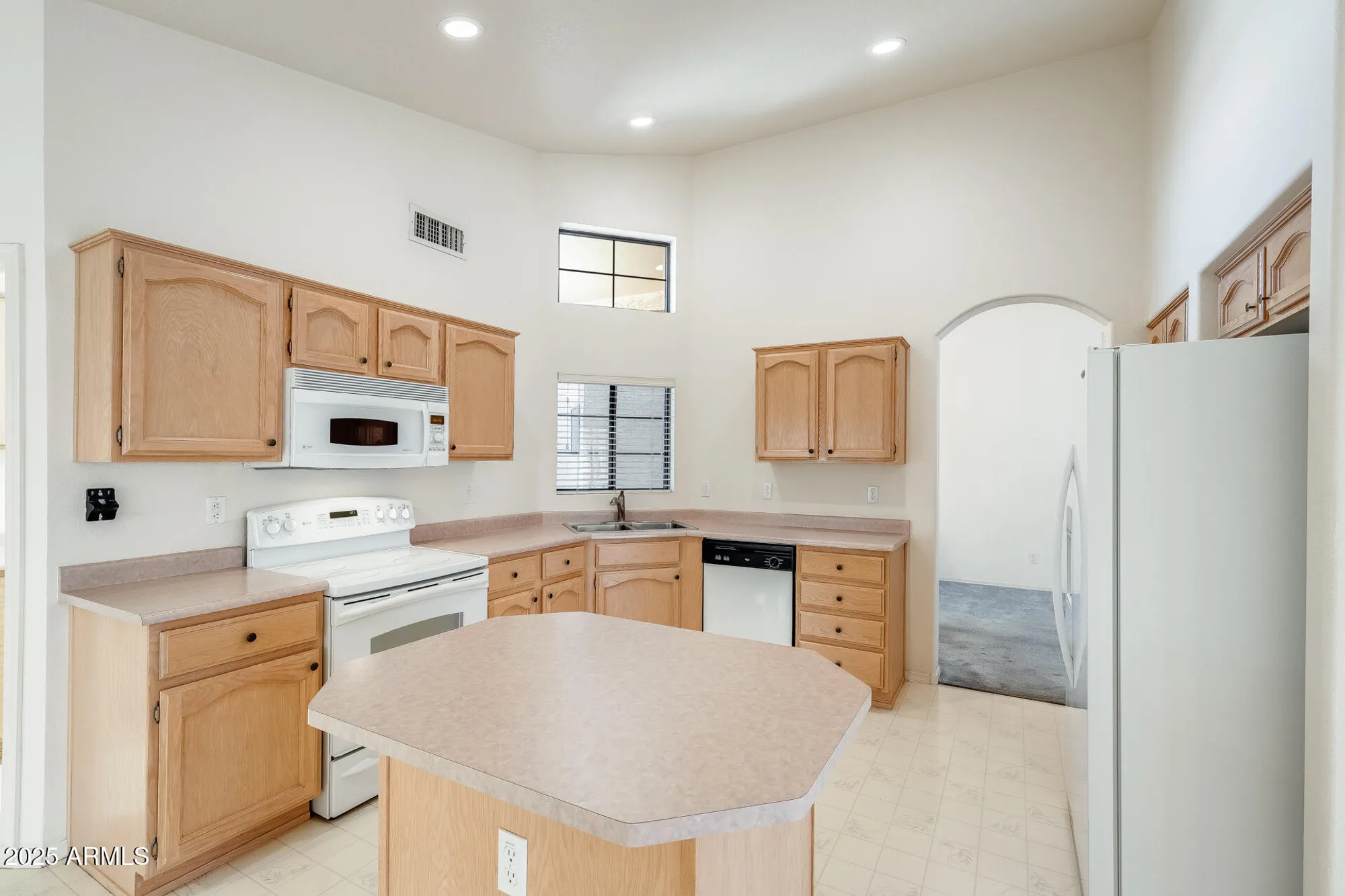Property Slideshow image 16 of 39 | 3815 n 151st ave, Goodyear, AZ, 85395