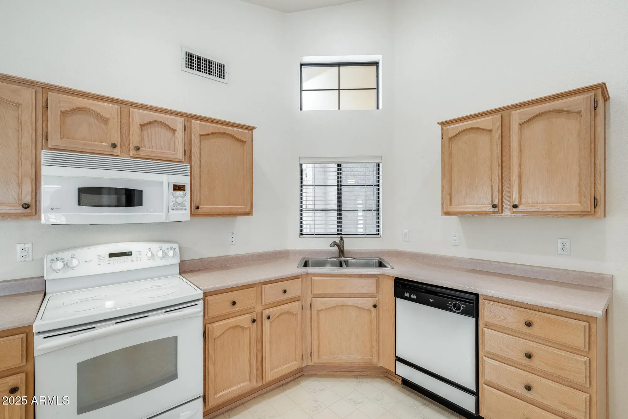 Property Slideshow image 19 of 39 | 3815 n 151st ave, Goodyear, AZ, 85395