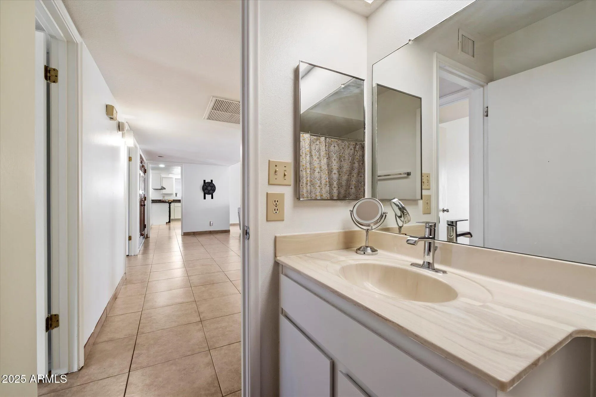 Property Slideshow image 20 of 34 | 10421 e silvertree dr, Sun Lakes, AZ, 85248