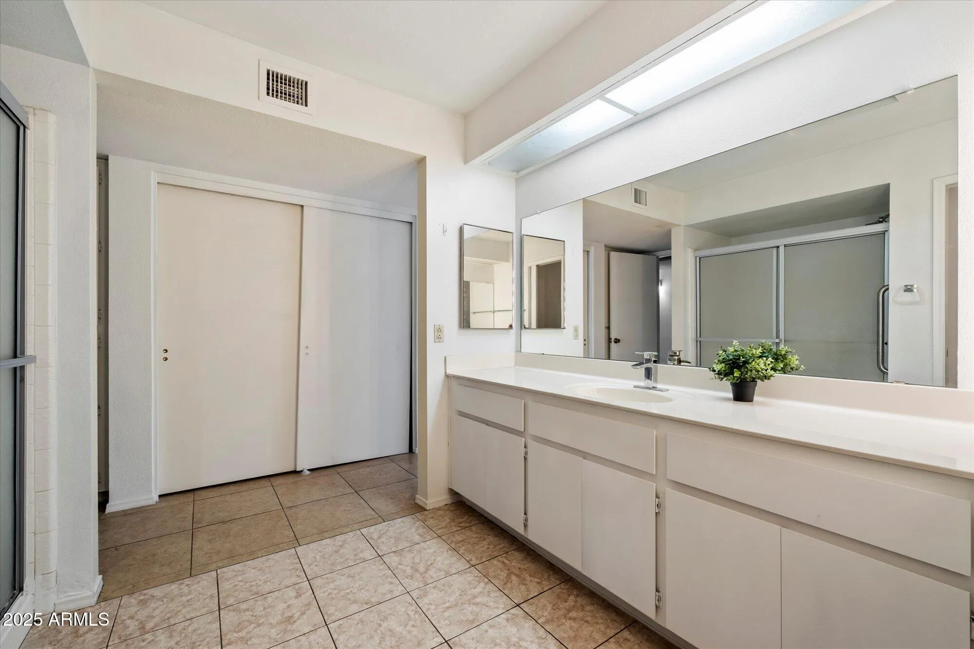 Property Slideshow image 17 of 34 | 10421 e silvertree dr, Sun Lakes, AZ, 85248