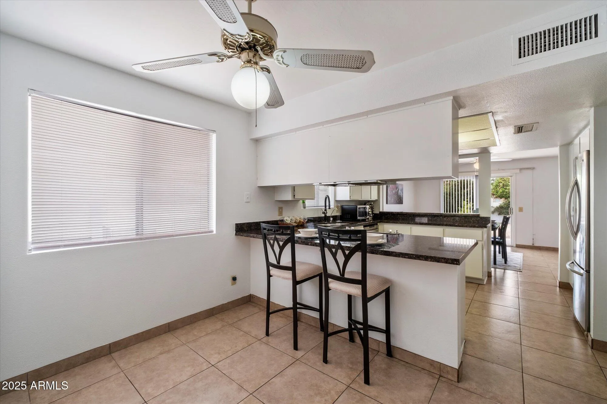 Property Slideshow image 13 of 34 | 10421 e silvertree dr, Sun Lakes, AZ, 85248