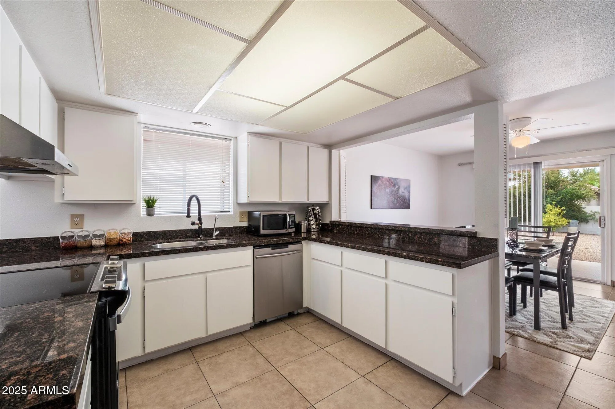 Property Slideshow image 12 of 34 | 10421 e silvertree dr, Sun Lakes, AZ, 85248