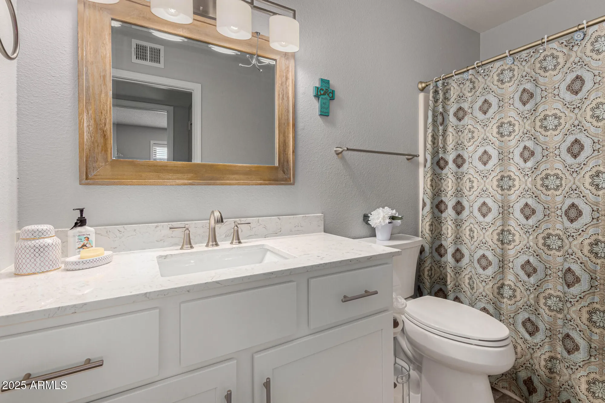 Property Slideshow image 14 of 42 | 7811 e park view dr, Mesa, AZ, 85208