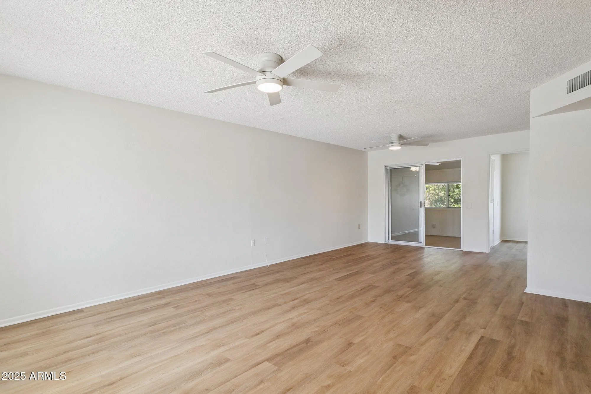 Property Slideshow image 8 of 29 | 20046 n welk dr, Sun City, AZ, 85373