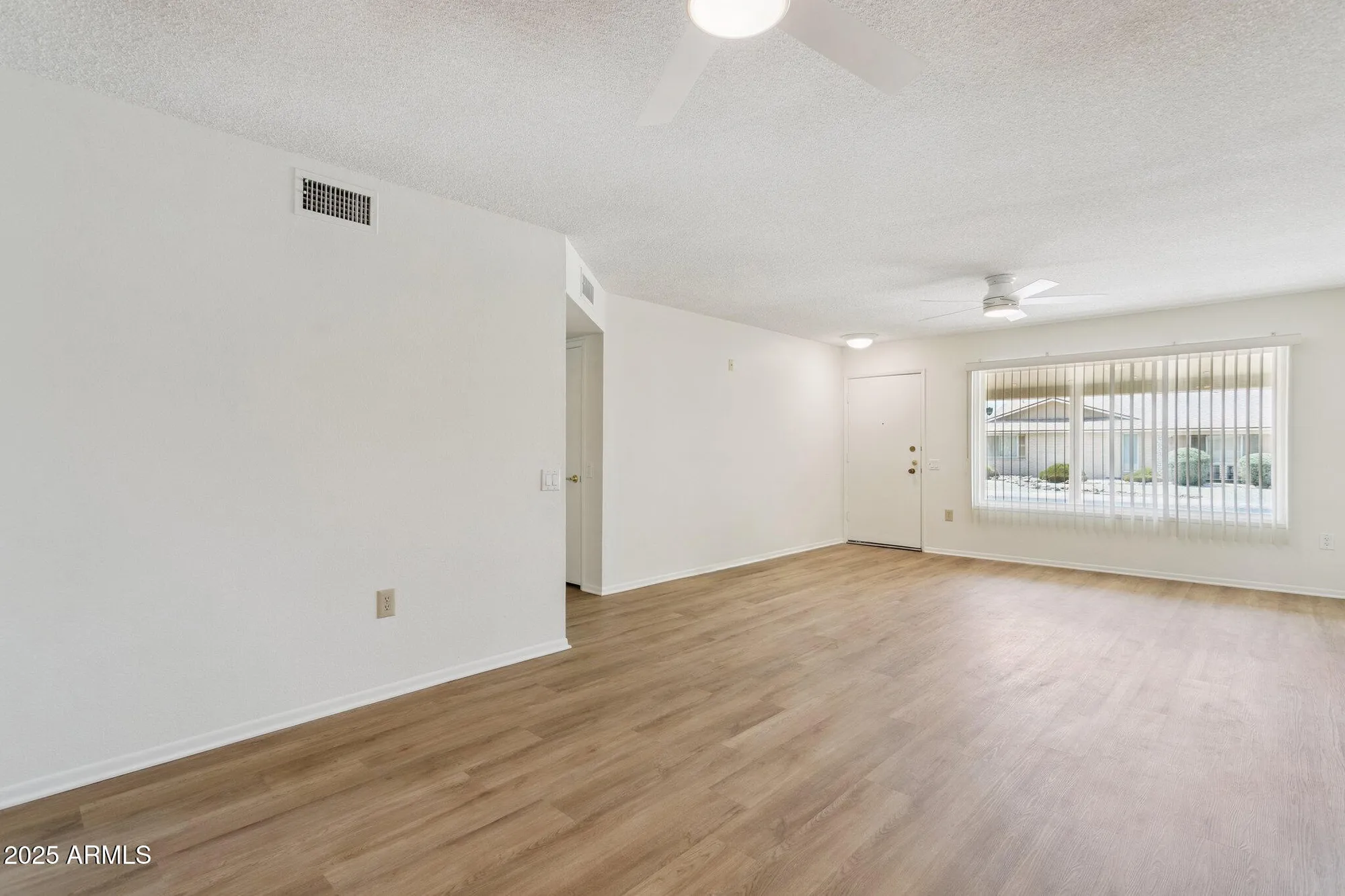 Property Slideshow image 10 of 29 | 20046 n welk dr, Sun City, AZ, 85373