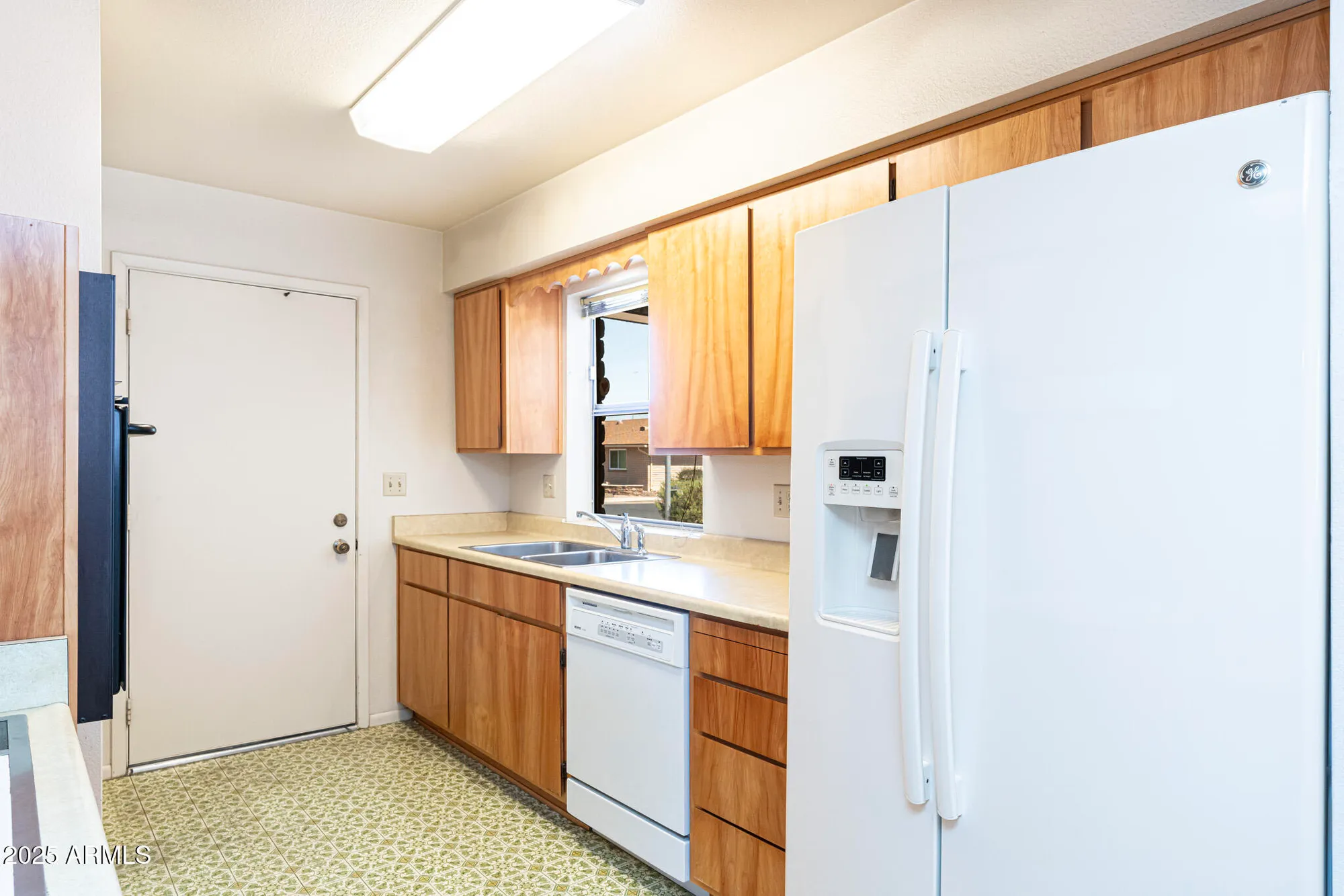 Property Slideshow image 5 of 40 | 1050 s roanoke, Mesa, AZ, 85206