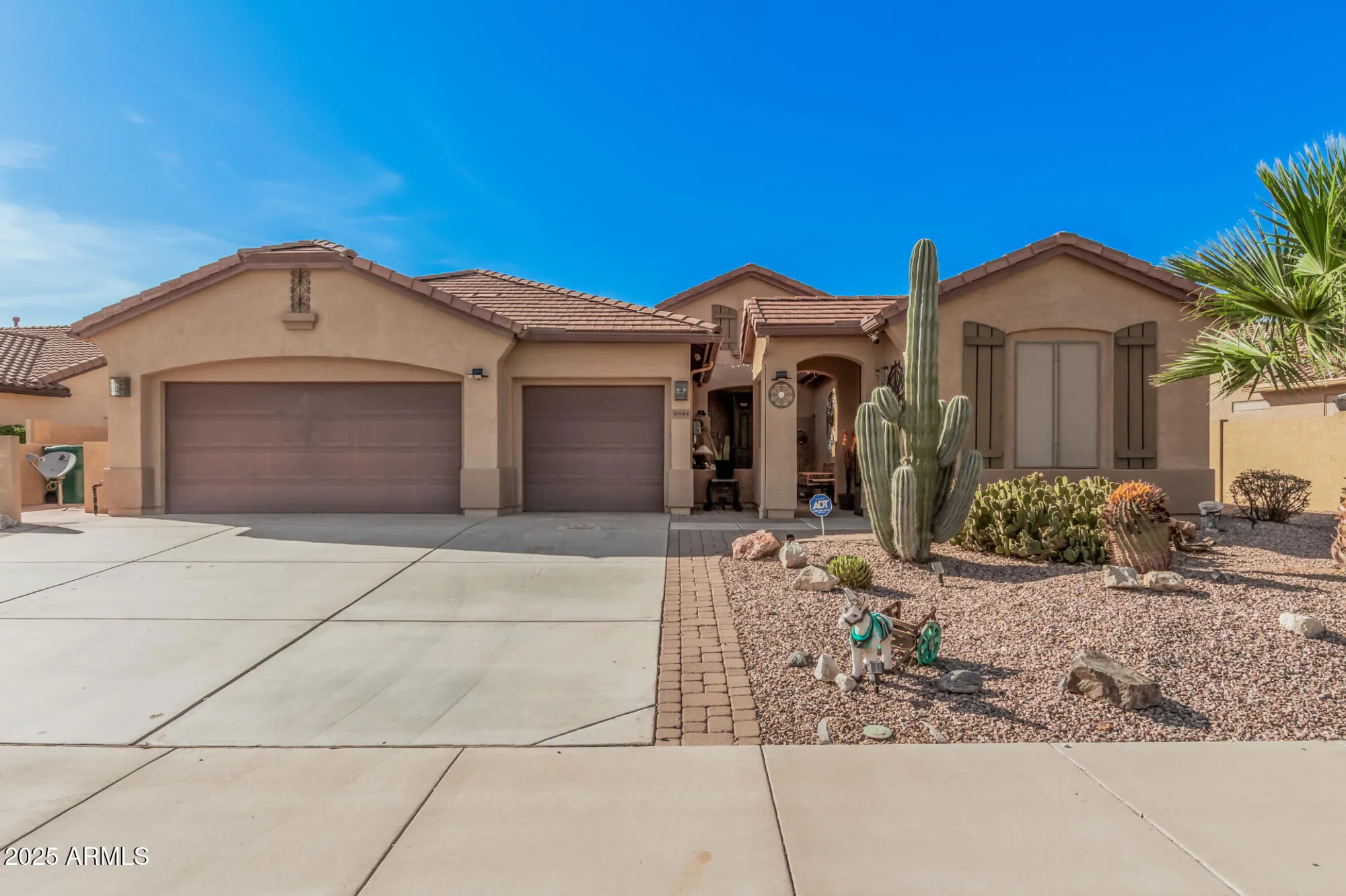 Property Slideshow image 2 of 36 | 4844 w comanche dr, Eloy, AZ, 85131