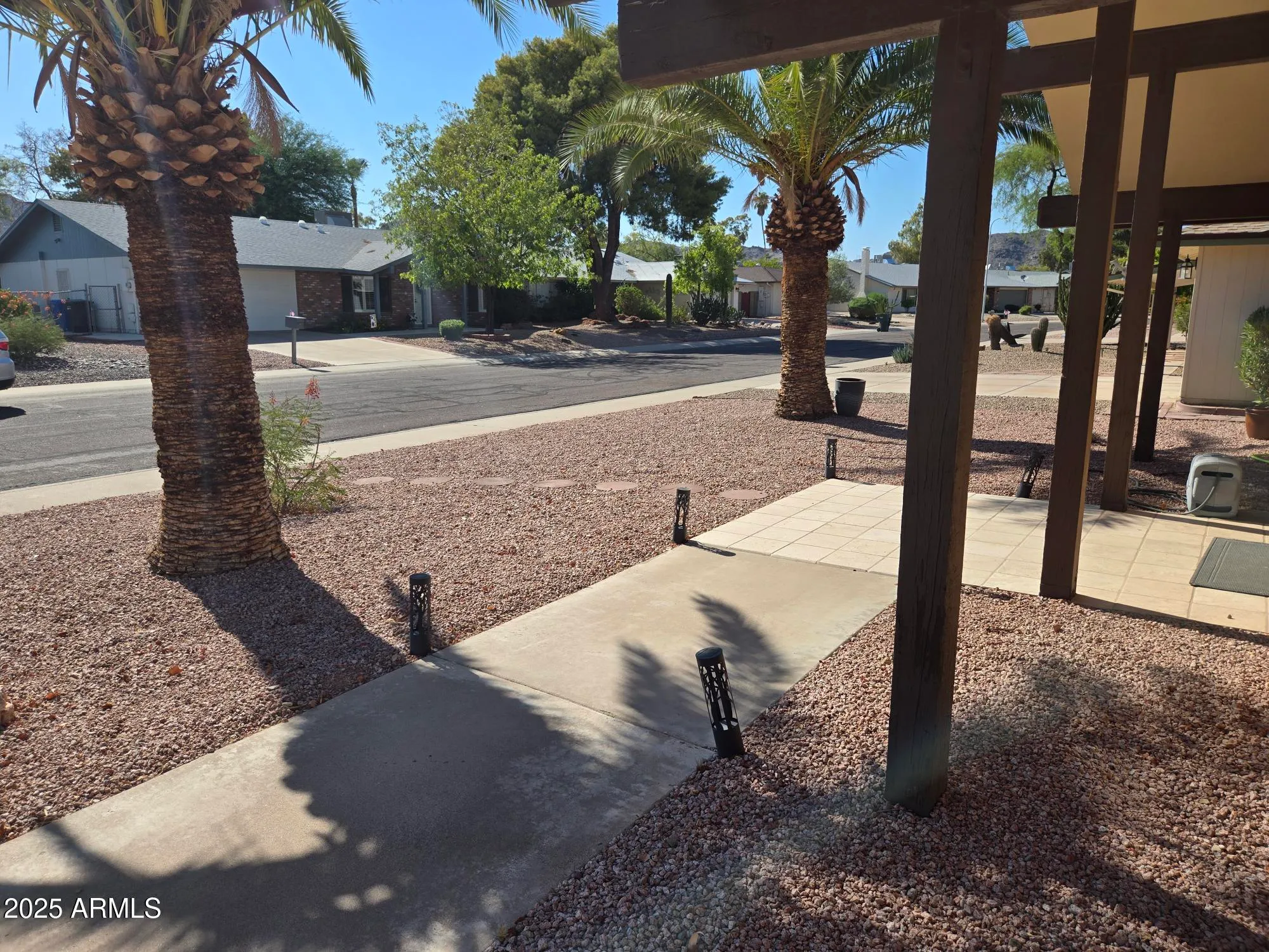 Property Slideshow image 3 of 37 | 11401 s shoshoni dr, Phoenix, AZ, 85044