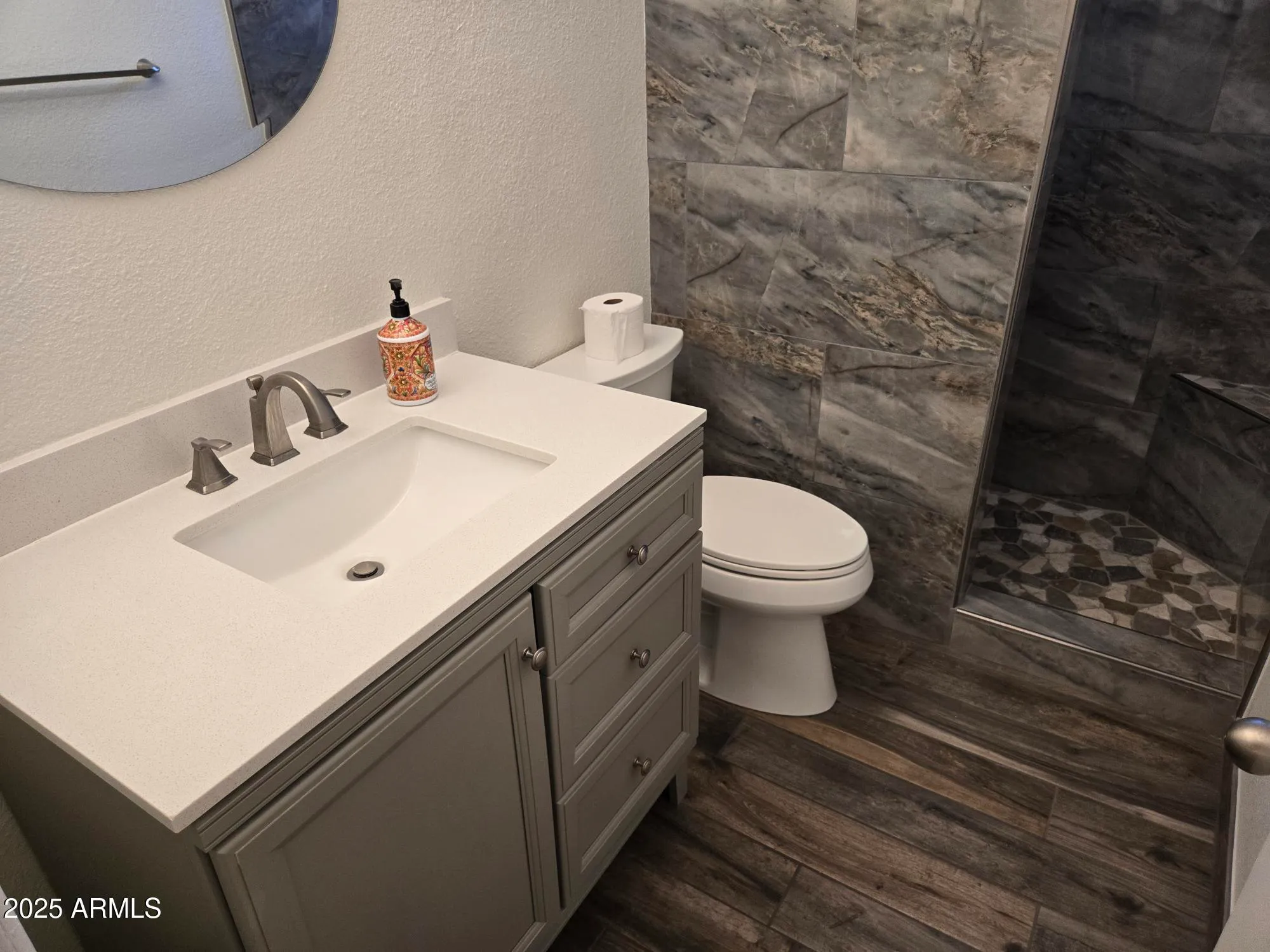 Property Slideshow image 28 of 37 | 11401 s shoshoni dr, Phoenix, AZ, 85044