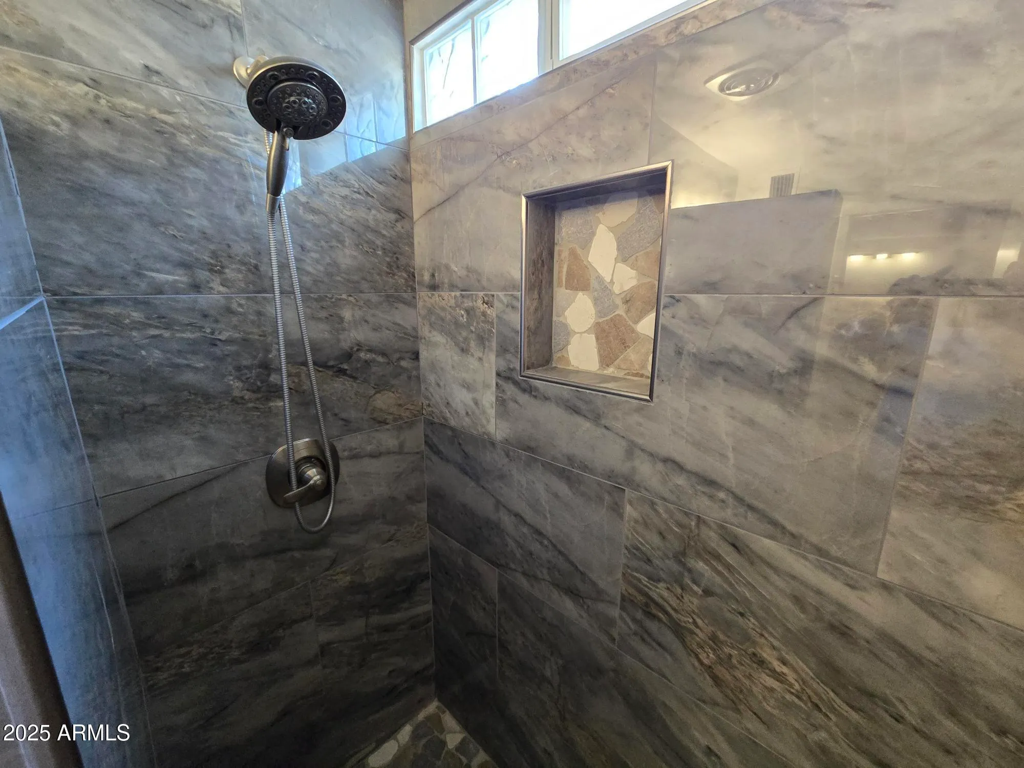 Property Slideshow image 27 of 37 | 11401 s shoshoni dr, Phoenix, AZ, 85044