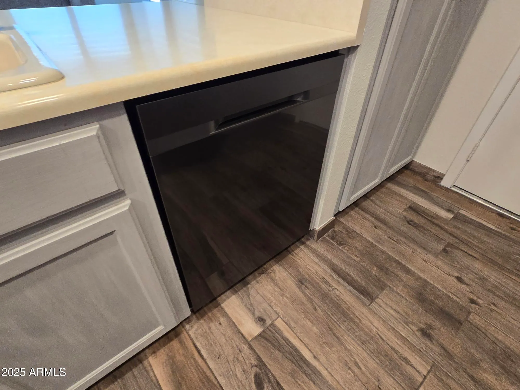 Property Slideshow image 19 of 37 | 11401 s shoshoni dr, Phoenix, AZ, 85044