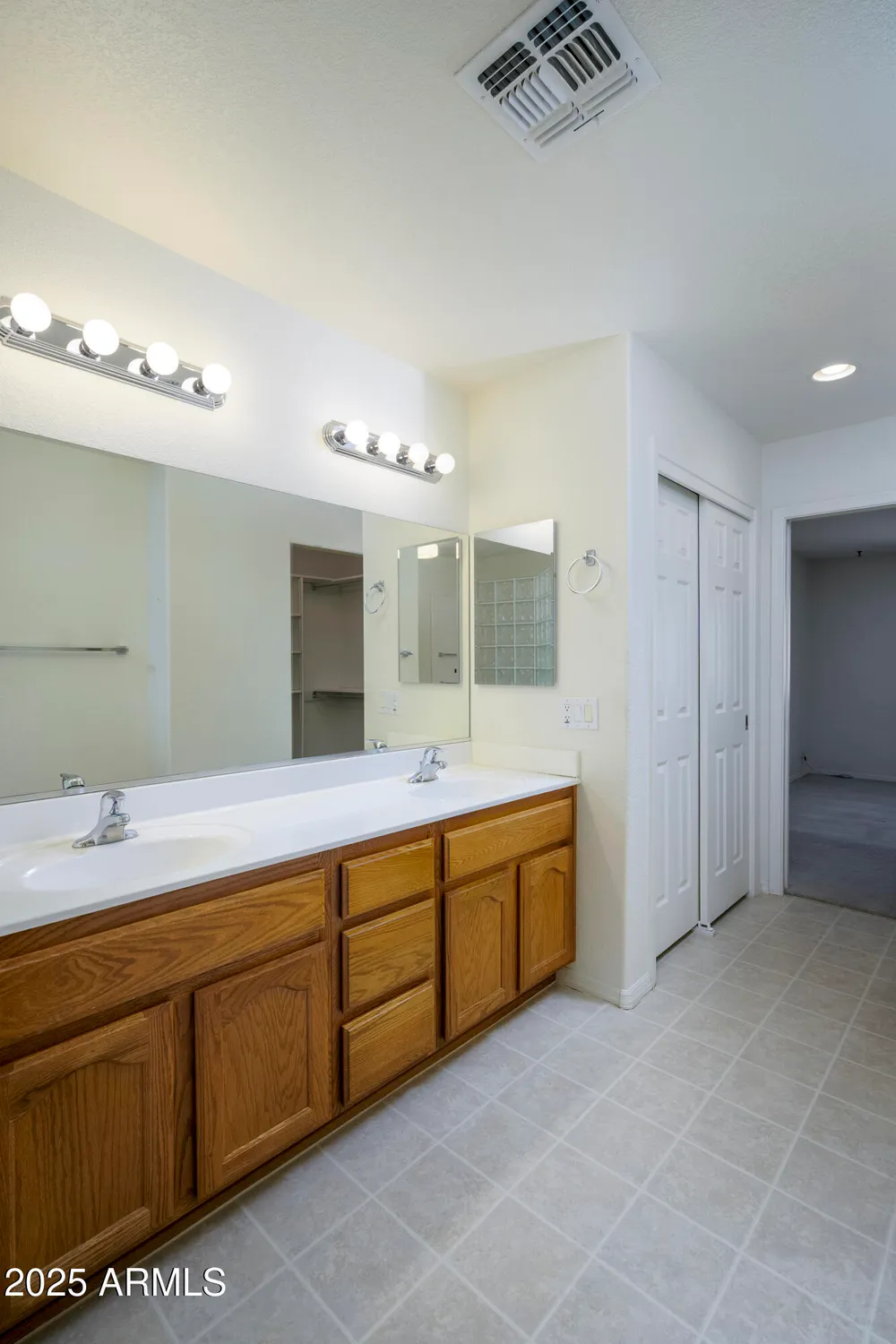 Property Slideshow image 14 of 20 | 11056 e neville ave, Mesa, AZ, 85209