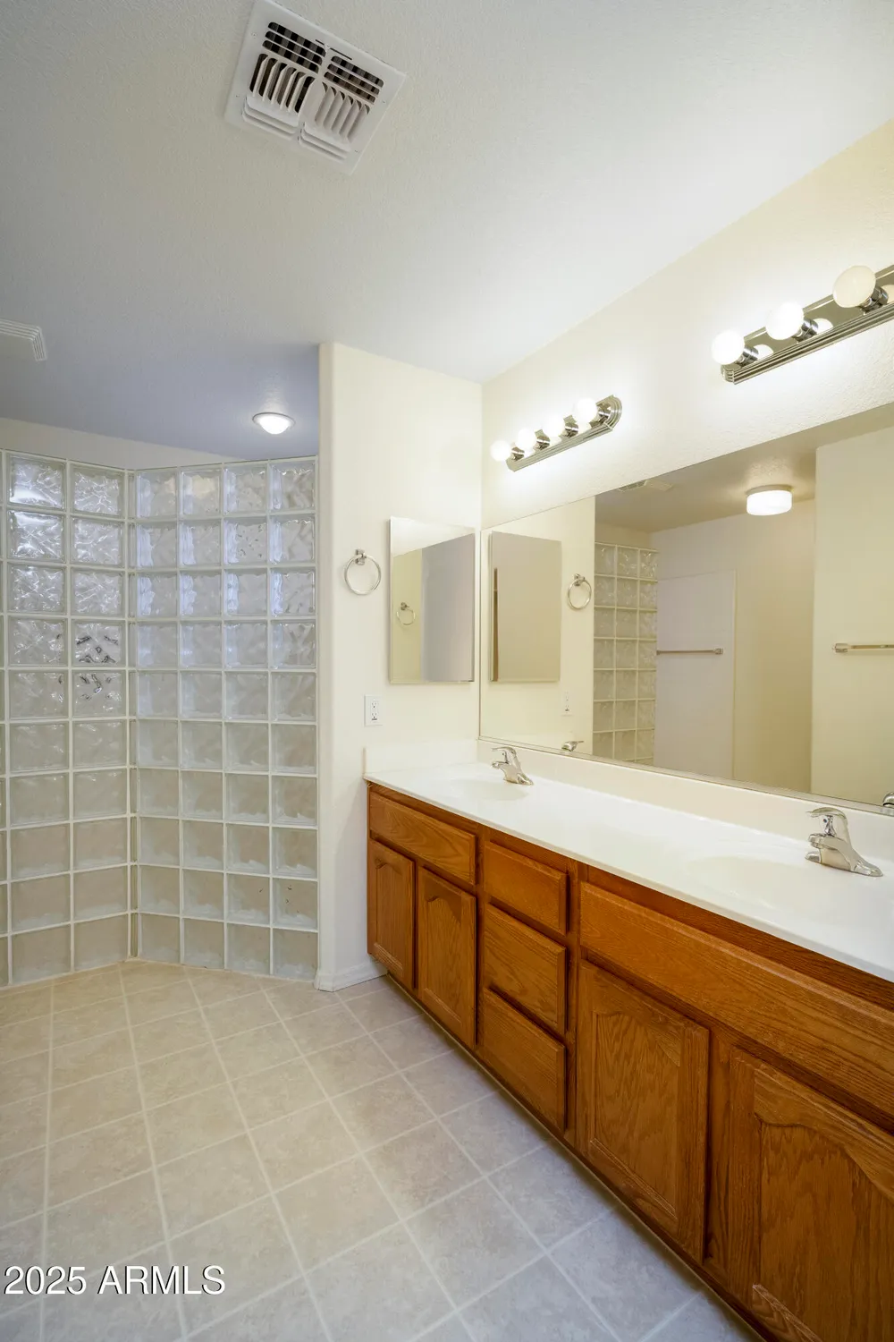 Property Slideshow image 13 of 20 | 11056 e neville ave, Mesa, AZ, 85209