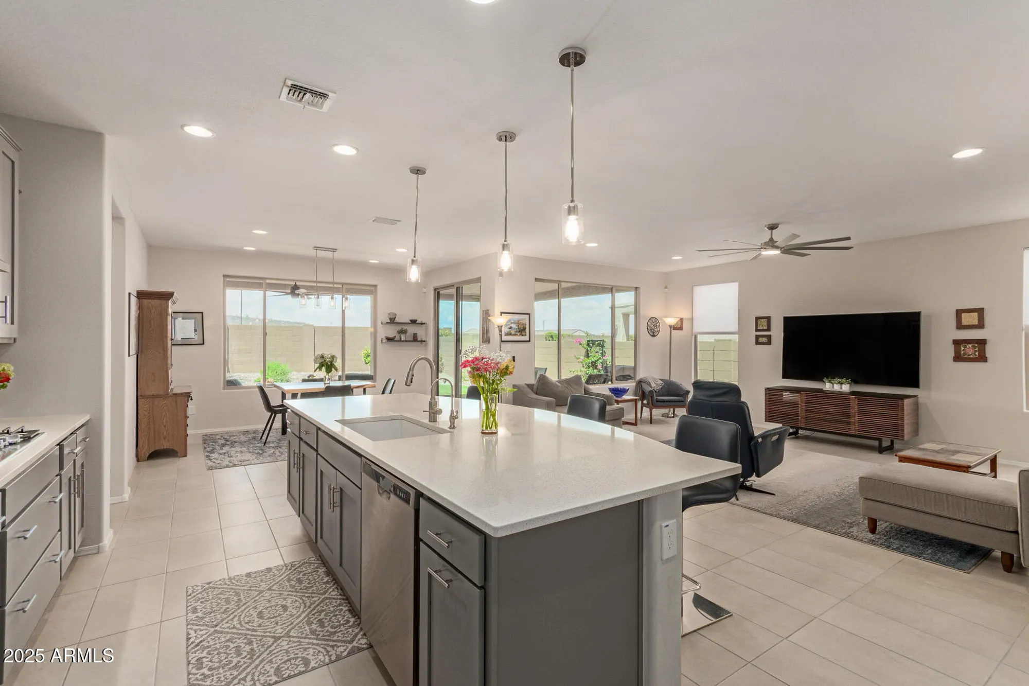 Property Slideshow image 14 of 72 | 8098 w noble prairie way, Florence, AZ, 85132