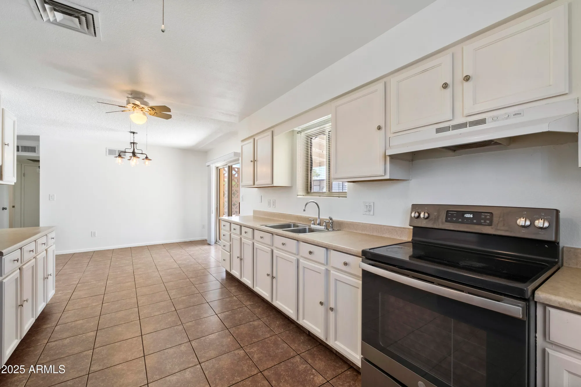 Property Slideshow image 13 of 30 | 1511 s grand dr, Apache Junction, AZ, 85120