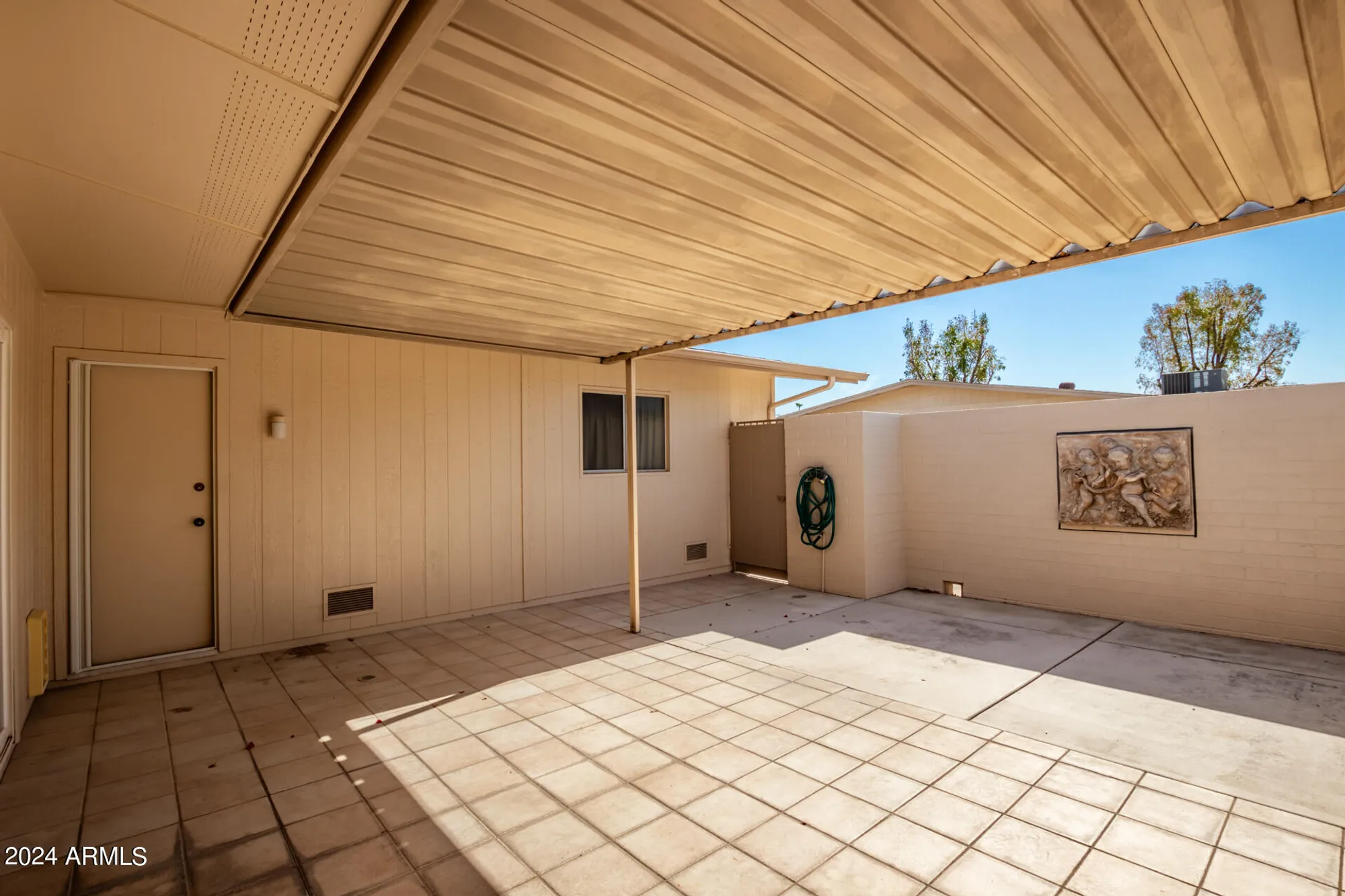 Property Slideshow image 5 of 23 | 10477 w highwood ln, Sun City, AZ, 85373