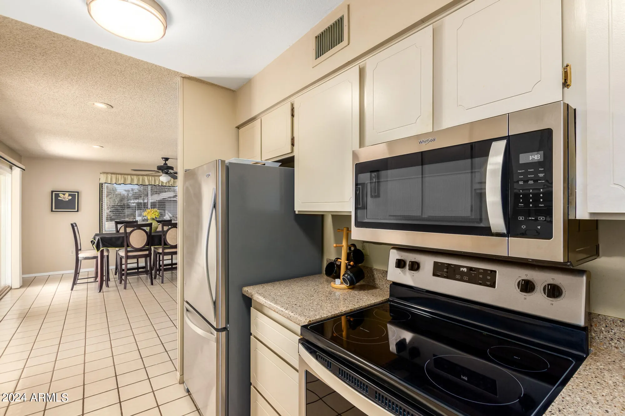 Property Slideshow image 9 of 23 | 10477 w highwood ln, Sun City, AZ, 85373