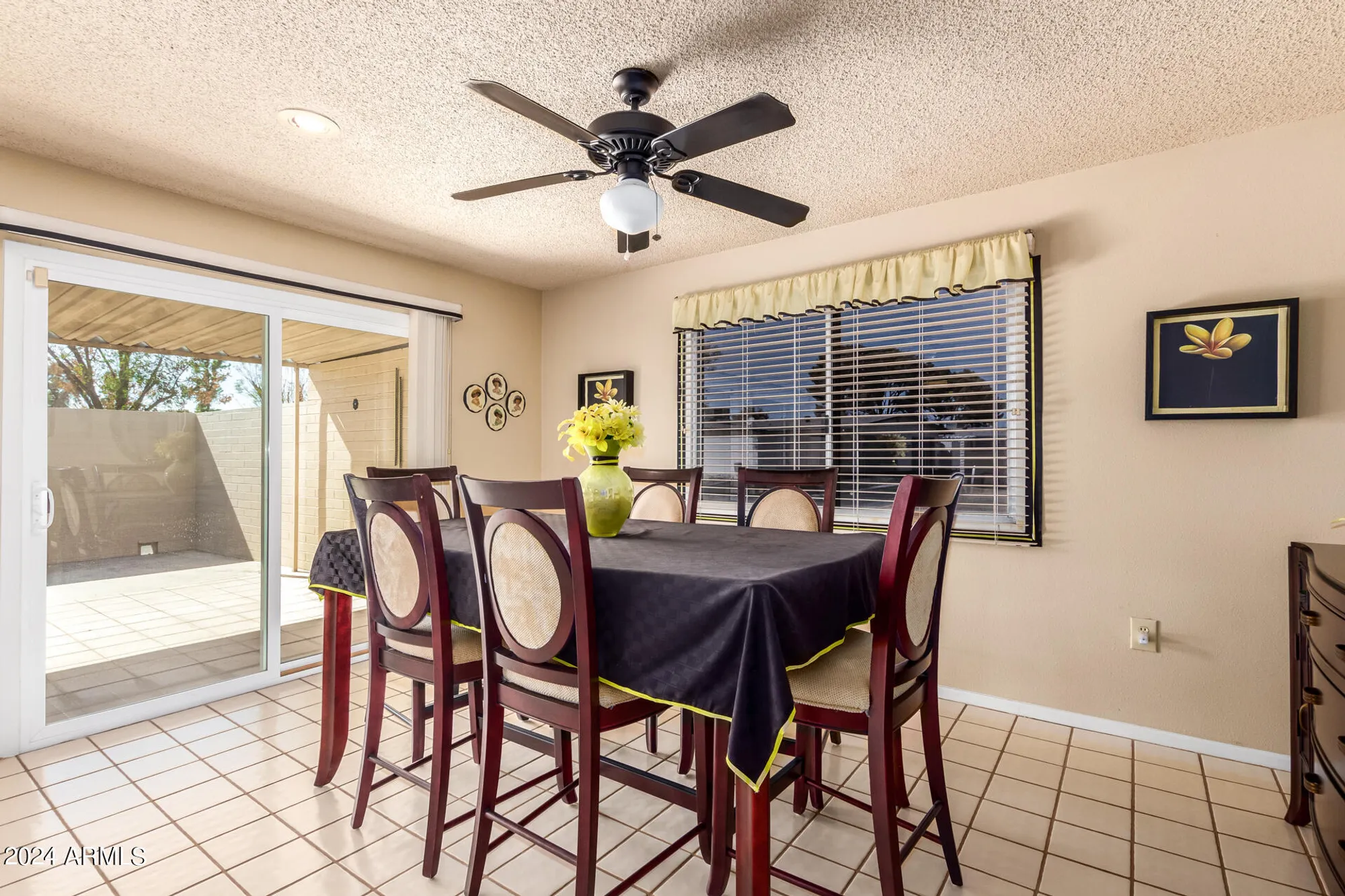 Property Slideshow image 11 of 23 | 10477 w highwood ln, Sun City, AZ, 85373