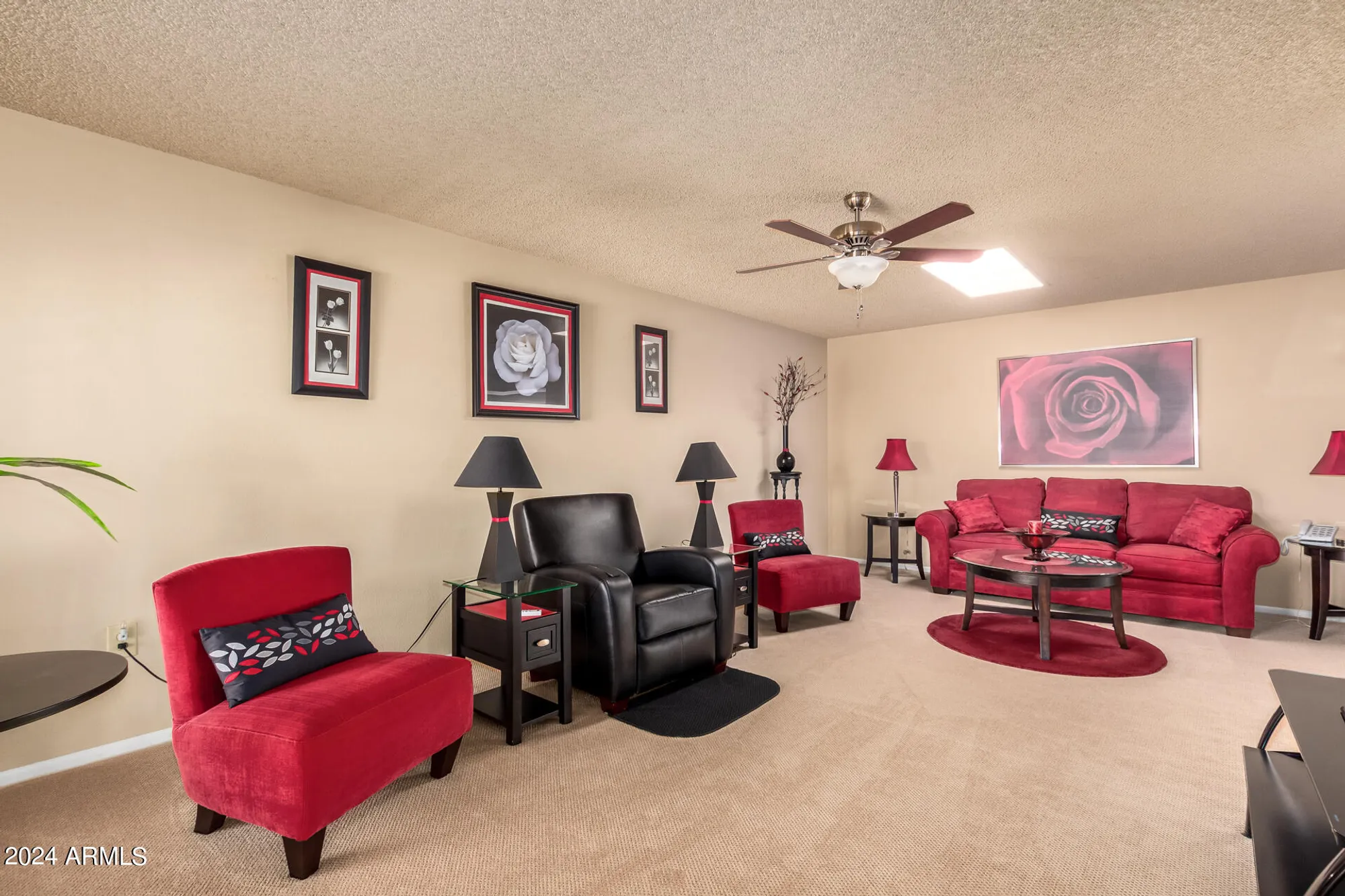 Property Slideshow image 12 of 23 | 10477 w highwood ln, Sun City, AZ, 85373