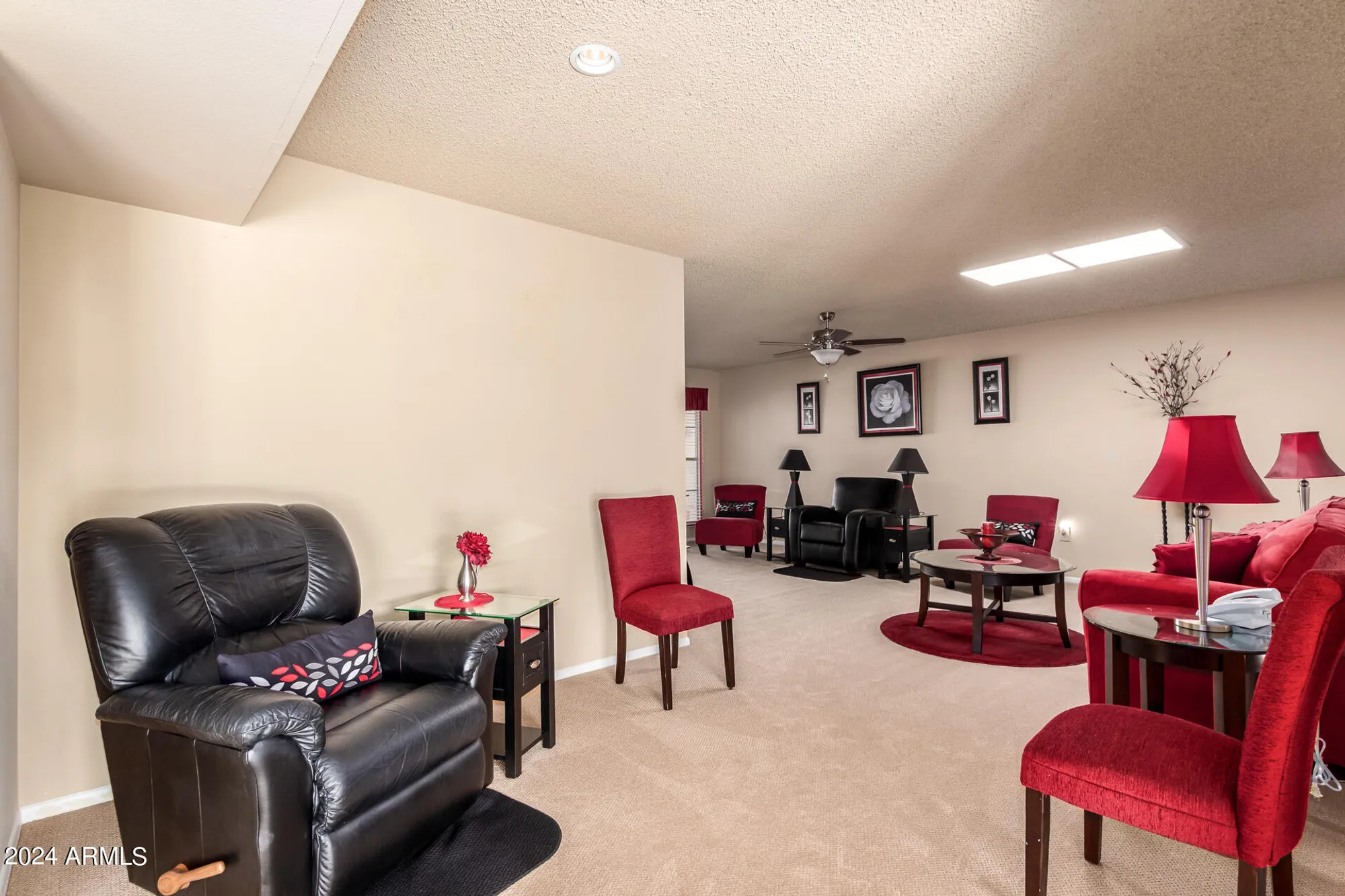 Property Slideshow image 13 of 23 | 10477 w highwood ln, Sun City, AZ, 85373