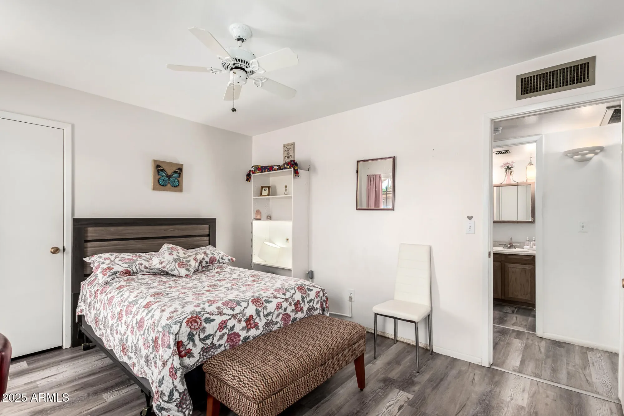 Property Slideshow image 17 of 31 | 15618 n 21st st, Phoenix, AZ, 85022