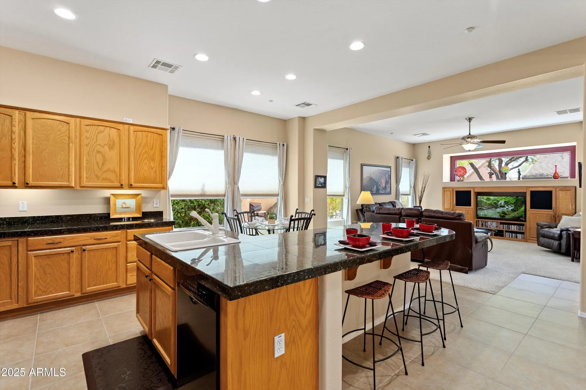 Property Slideshow image 5 of 54 | 12379 w hedge hog pl, Peoria, AZ, 85383