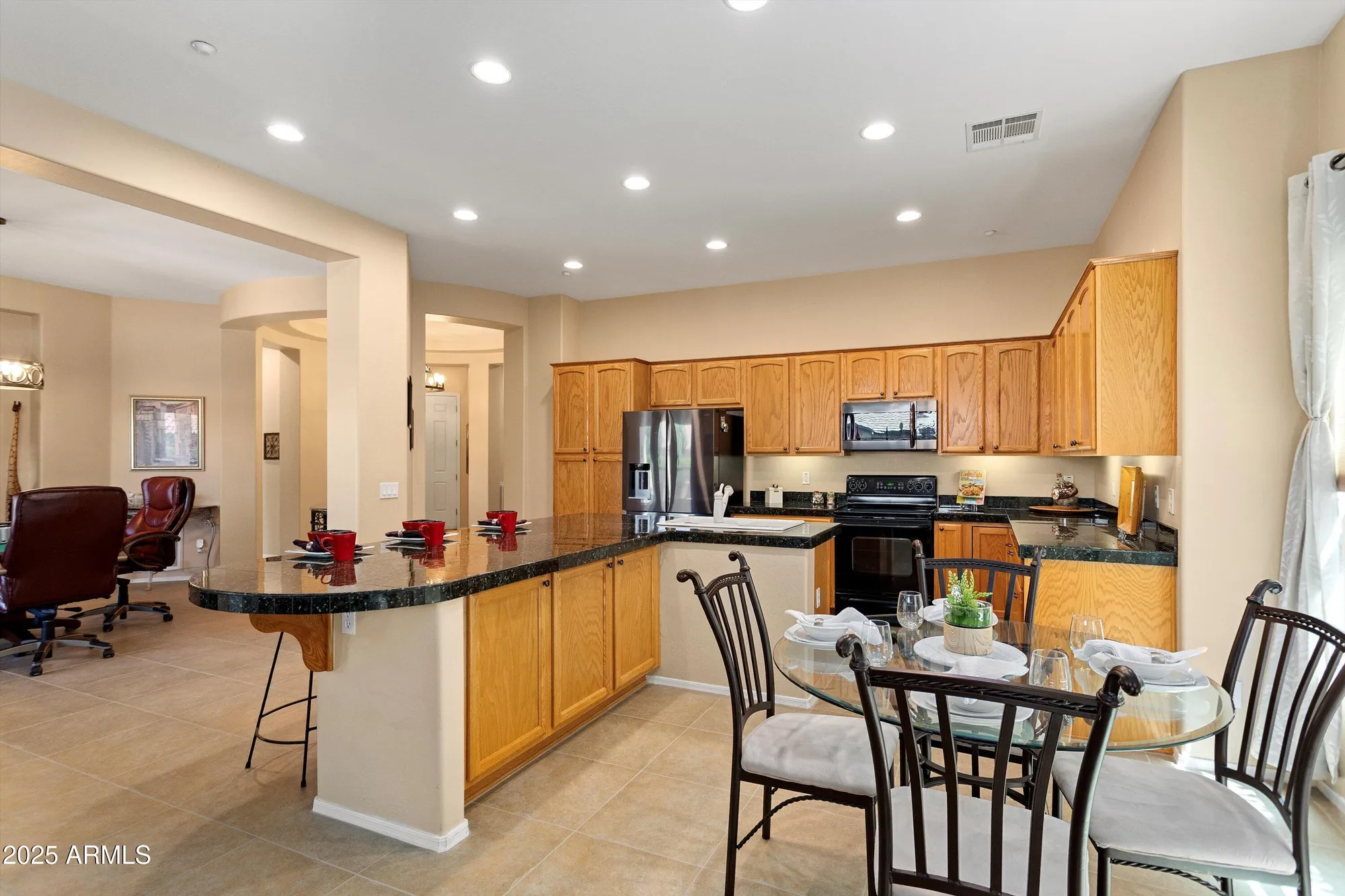 Property Slideshow image 8 of 54 | 12379 w hedge hog pl, Peoria, AZ, 85383