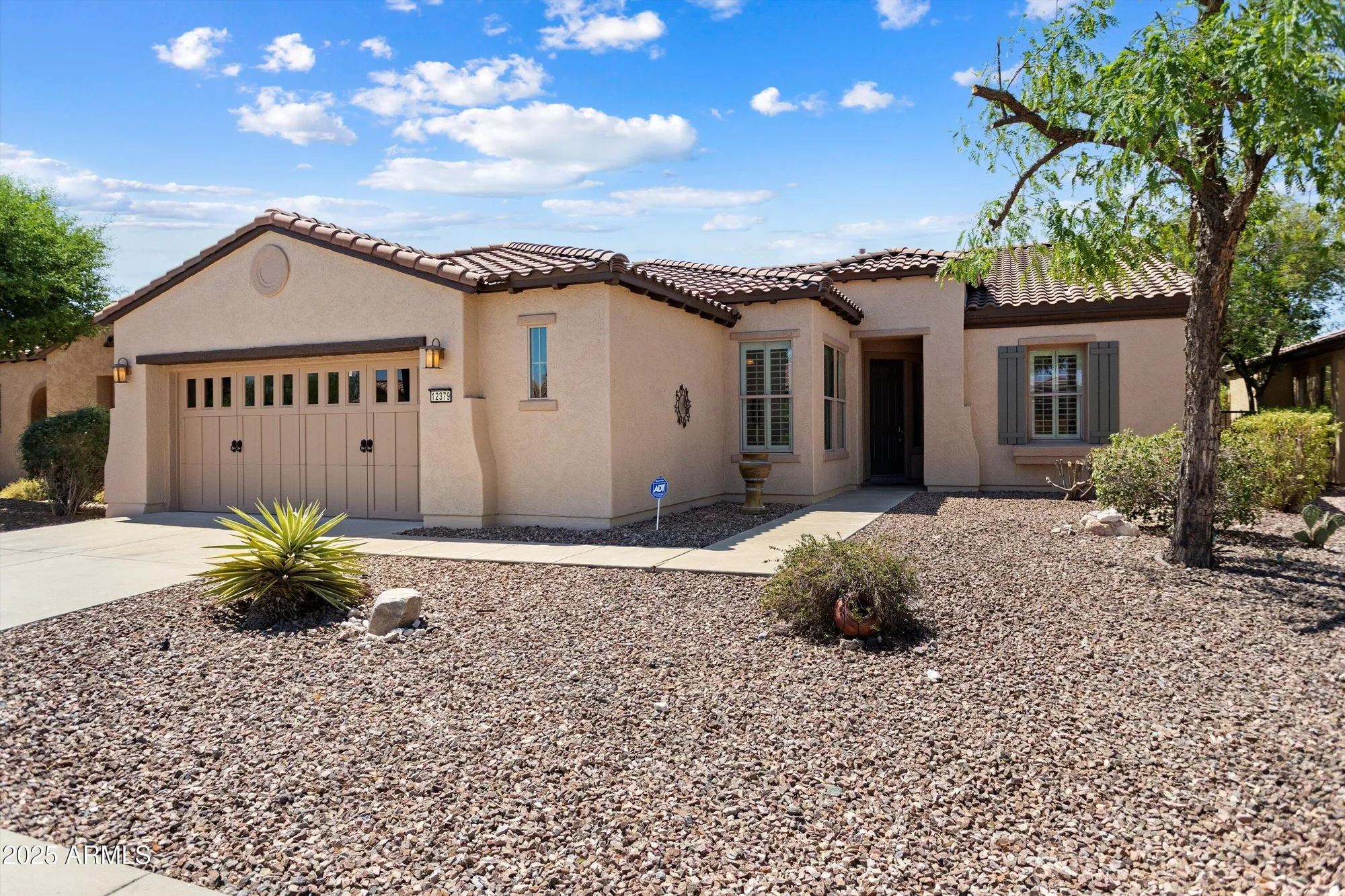 Property Slideshow image 2 of 54 | 12379 w hedge hog pl, Peoria, AZ, 85383