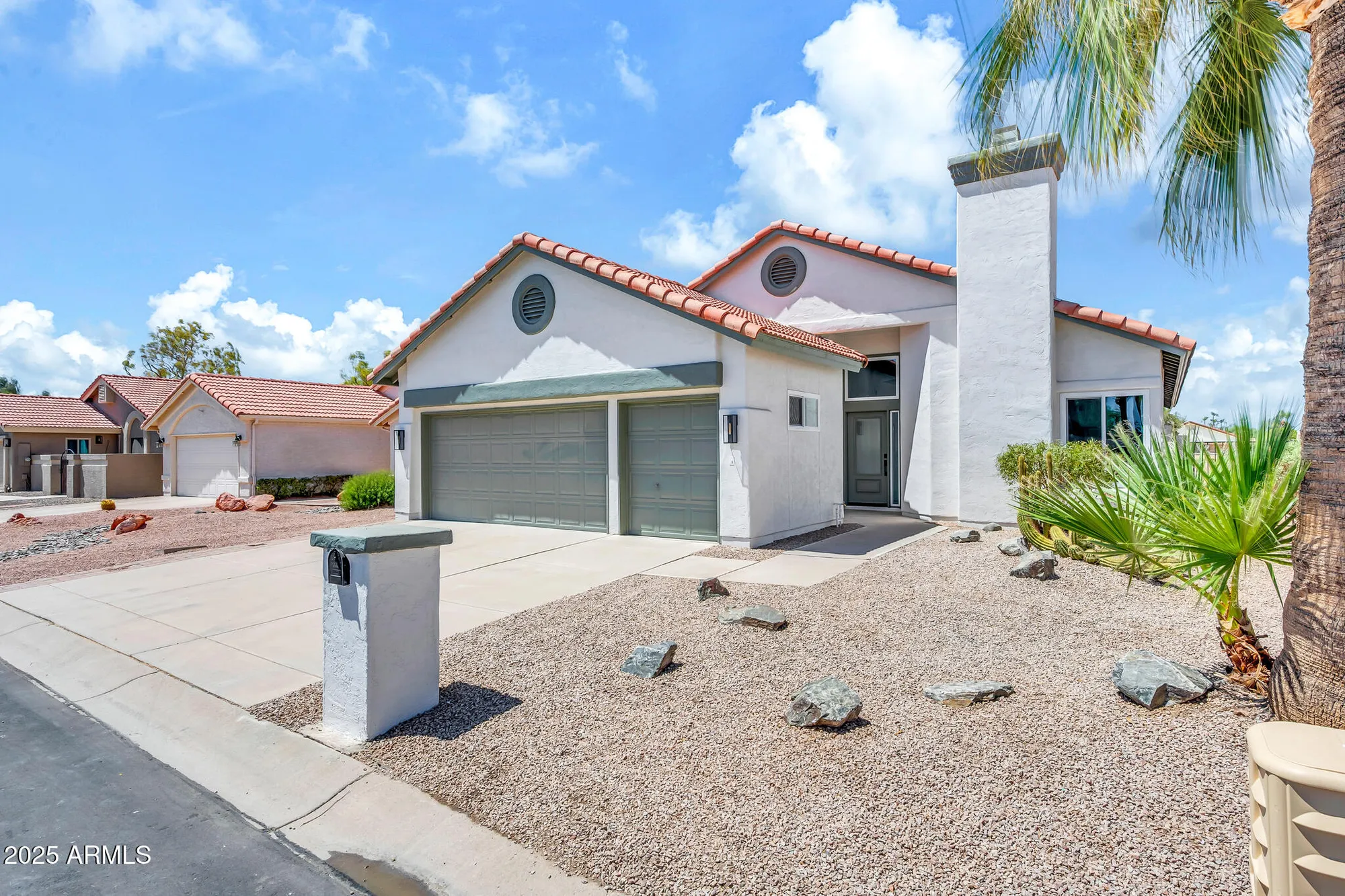 Property Slideshow image 4 of 53 | 10914 e navajo dr, Sun Lakes, AZ, 85248