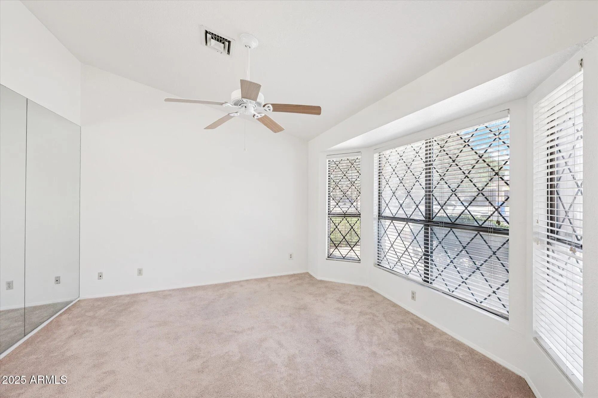 Property Slideshow image 6 of 31 | 12826 s 40th pl, Phoenix, AZ, 85044