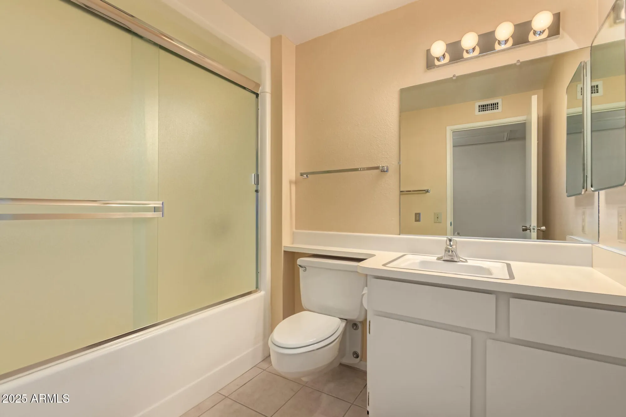 Property Slideshow image 10 of 26 | 17058 n 106th ave, Sun City, AZ, 85373