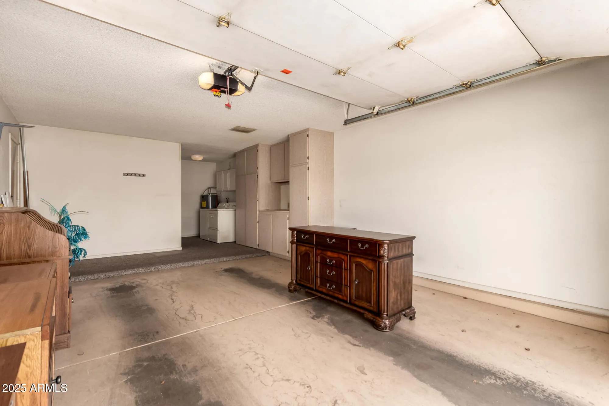 Property Slideshow image 18 of 26 | 17058 n 106th ave, Sun City, AZ, 85373