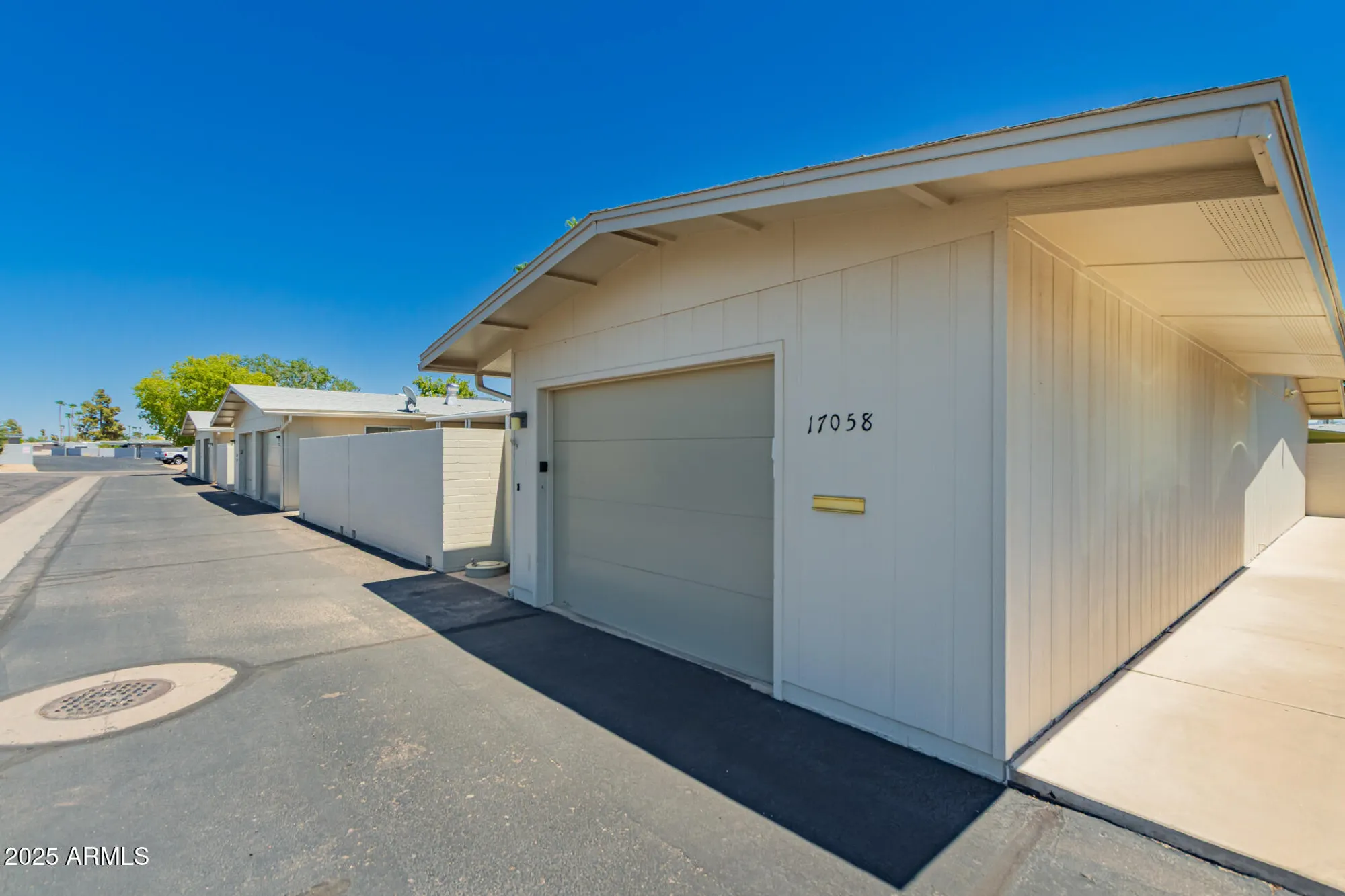 Property Slideshow image 20 of 26 | 17058 n 106th ave, Sun City, AZ, 85373