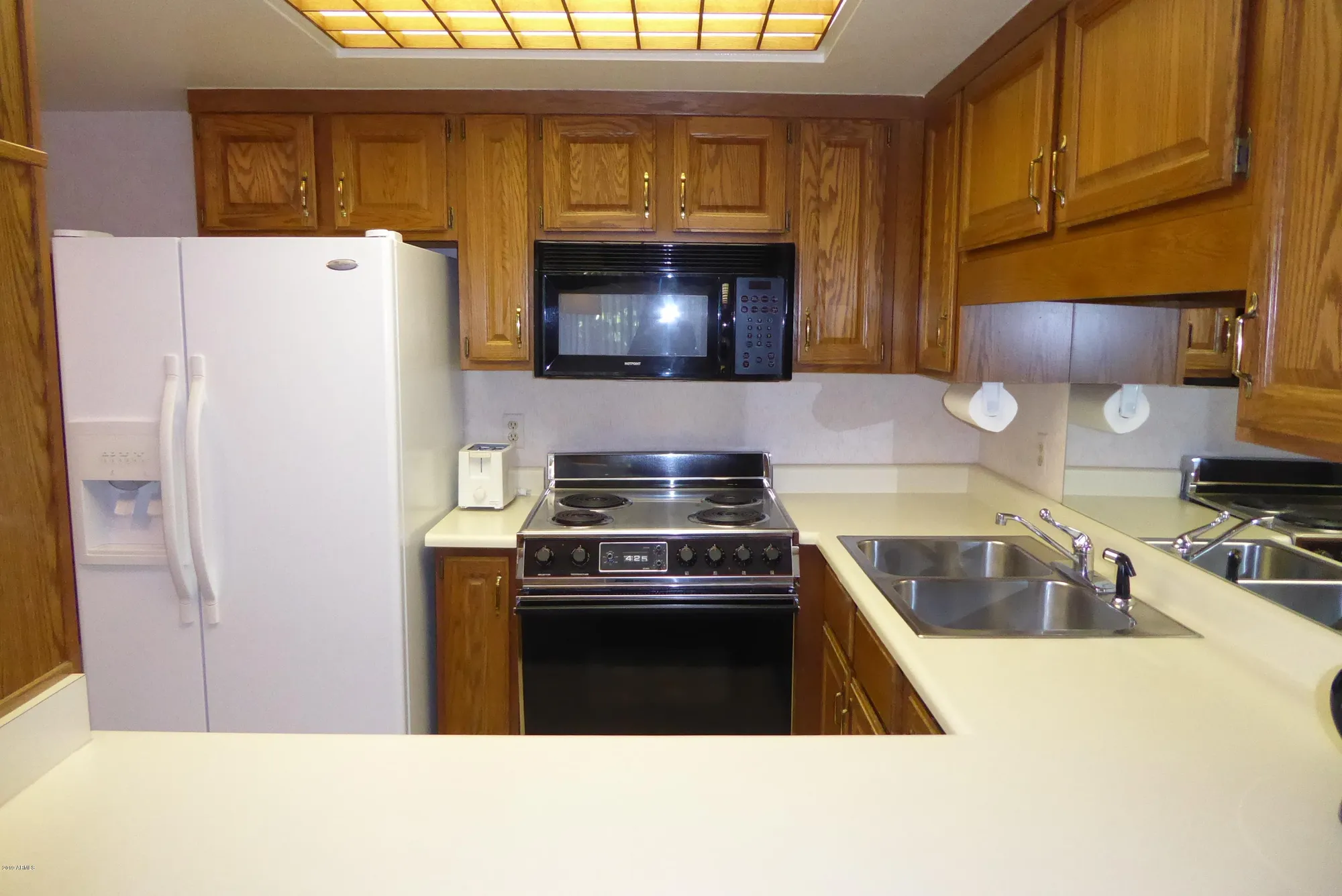 Property Slideshow image 9 of 29 | 10330 w thunderbird blvd a127, Sun City, AZ, 85351