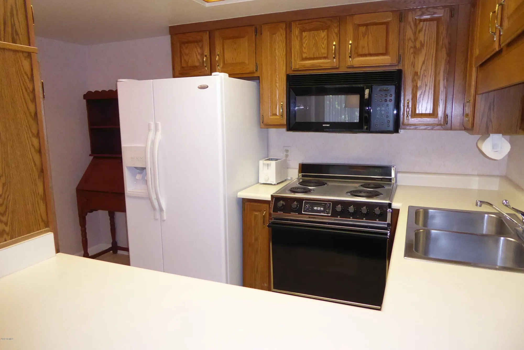 Property Slideshow image 10 of 29 | 10330 w thunderbird blvd a127, Sun City, AZ, 85351