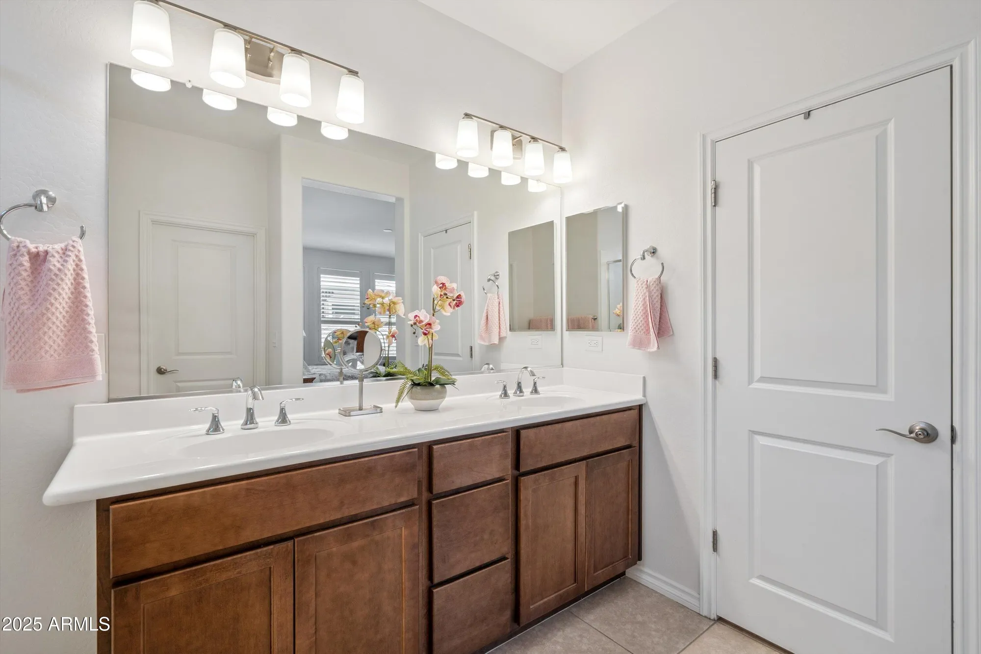 Property Slideshow image 22 of 40 | 156 e leverenz ave, Queen Creek, AZ, 85140