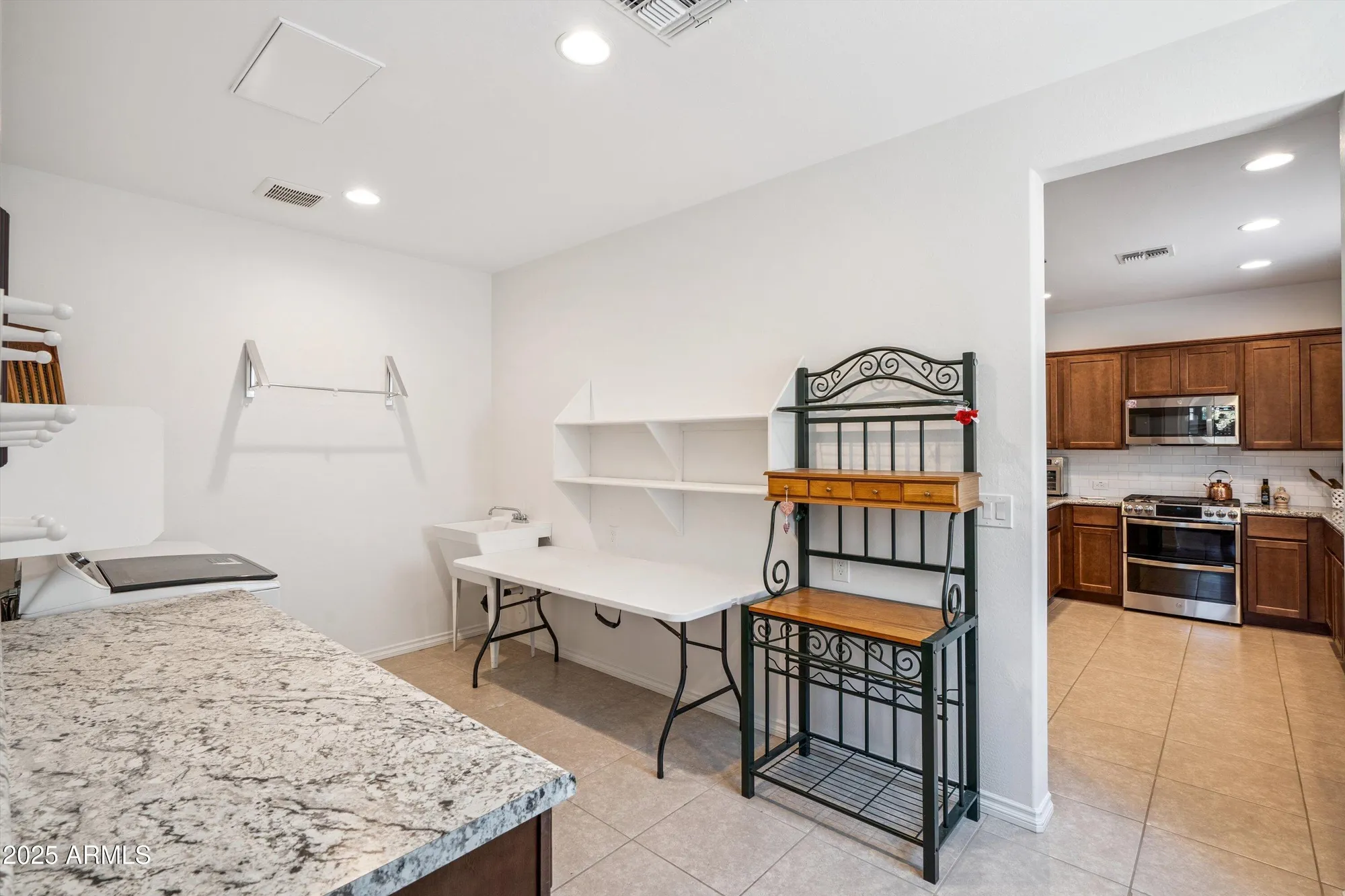 Property Slideshow image 26 of 40 | 156 e leverenz ave, Queen Creek, AZ, 85140