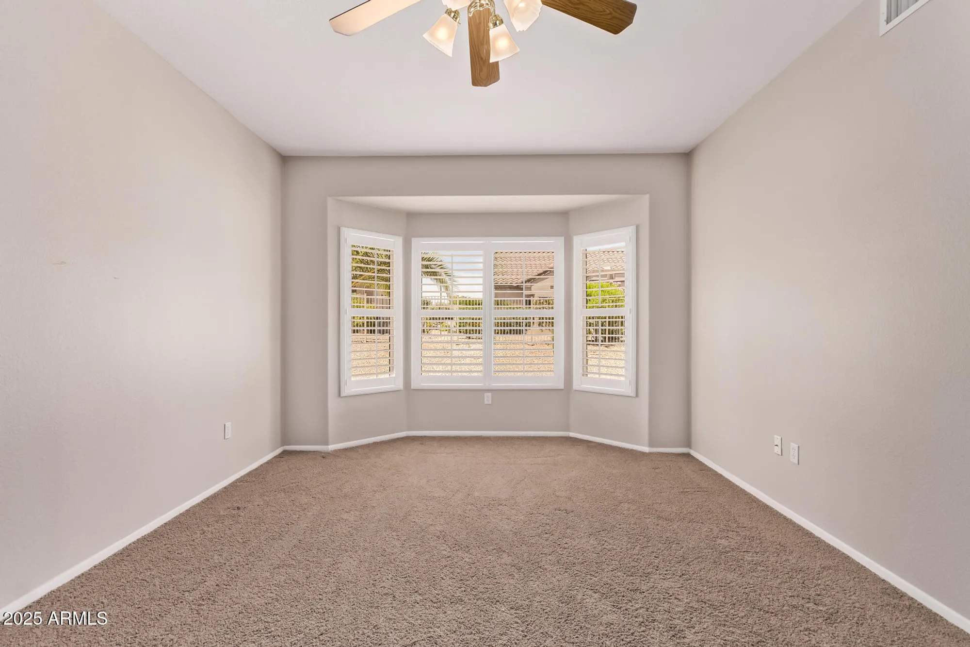 Property Slideshow image 14 of 32 | 15890 w autumn sage dr, Surprise, AZ, 85374