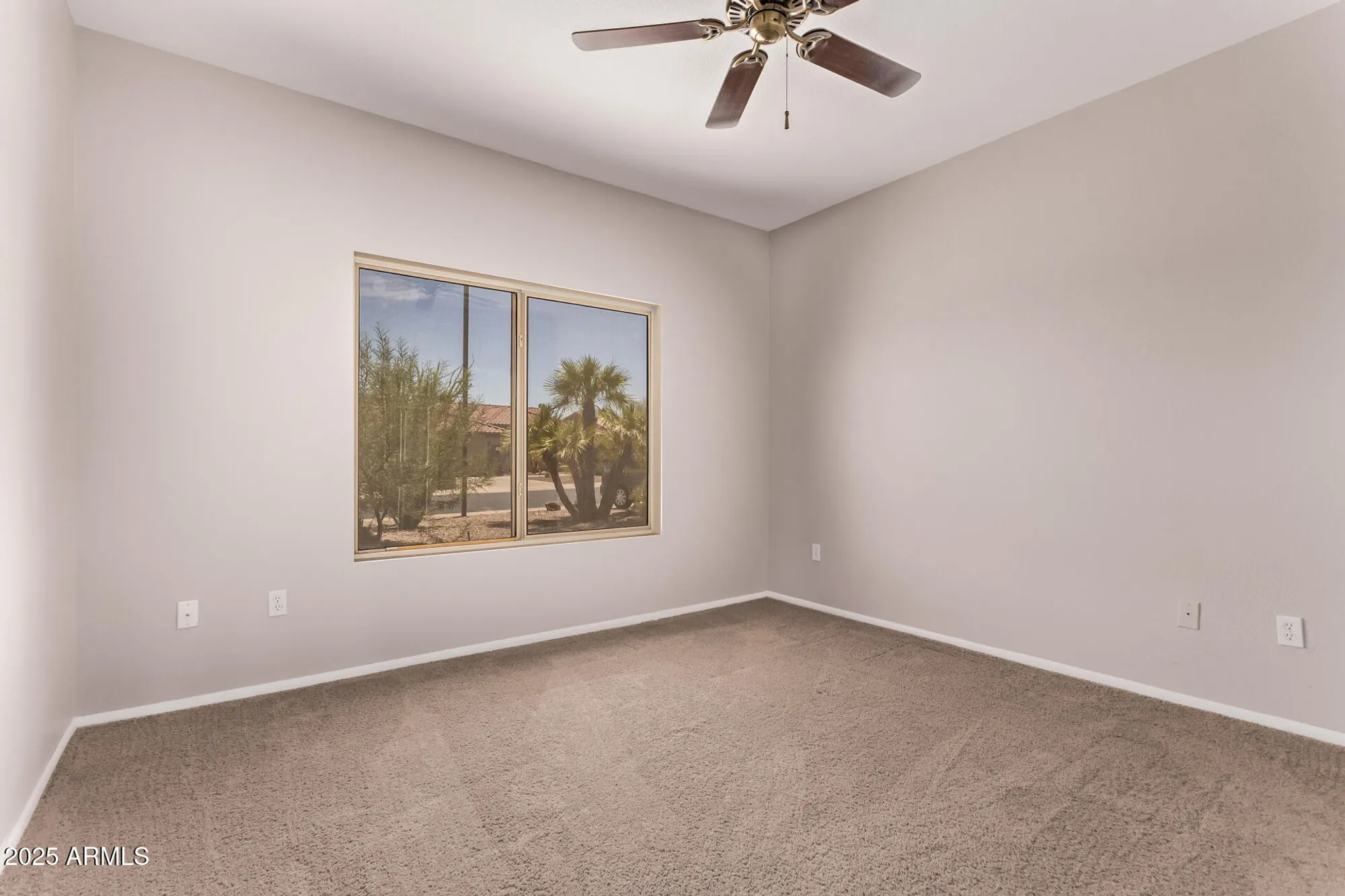 Property Slideshow image 20 of 32 | 15890 w autumn sage dr, Surprise, AZ, 85374
