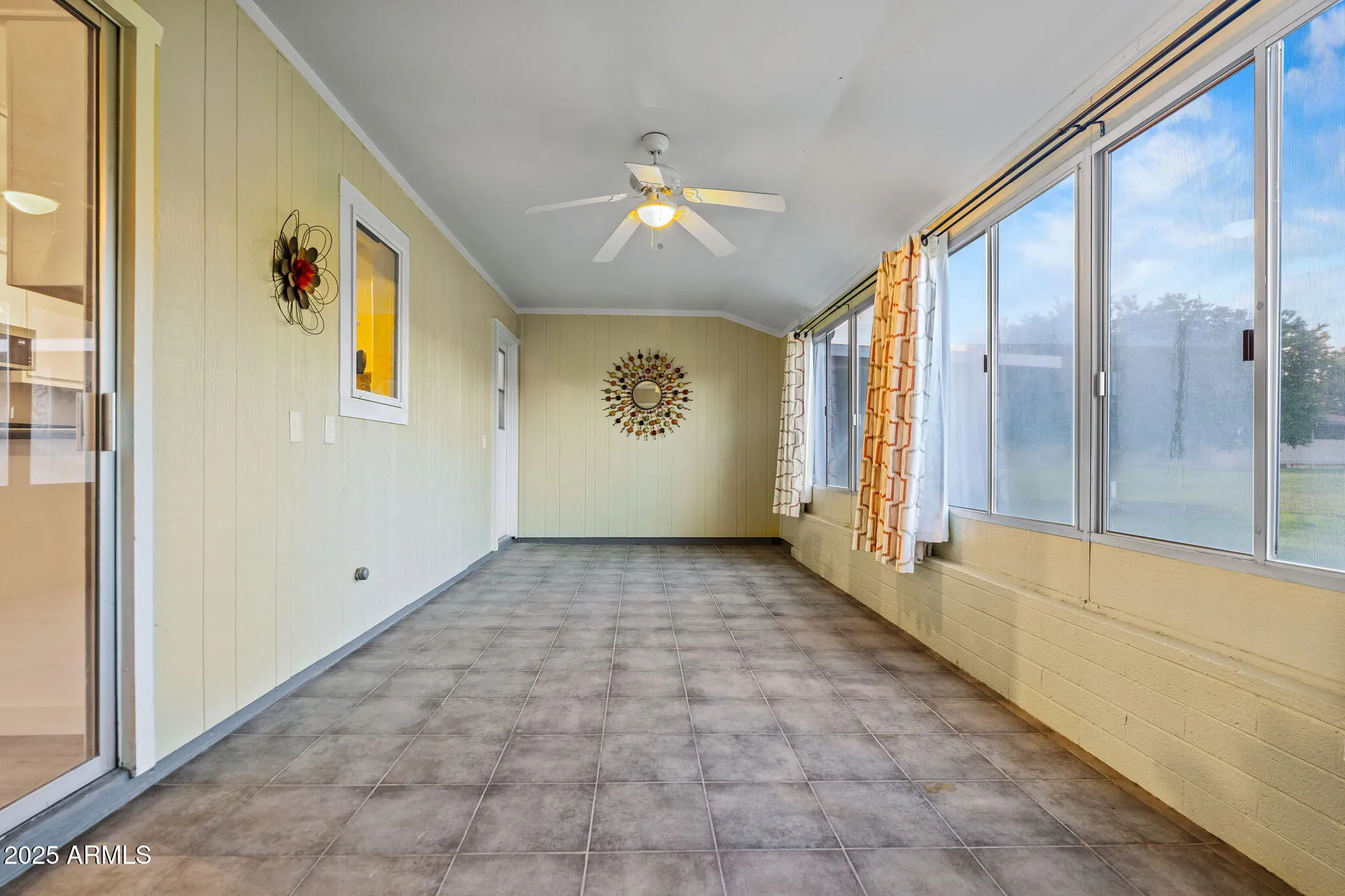 Property Slideshow image 27 of 55 | 10114 w royal oak rd, Sun City, AZ, 85351