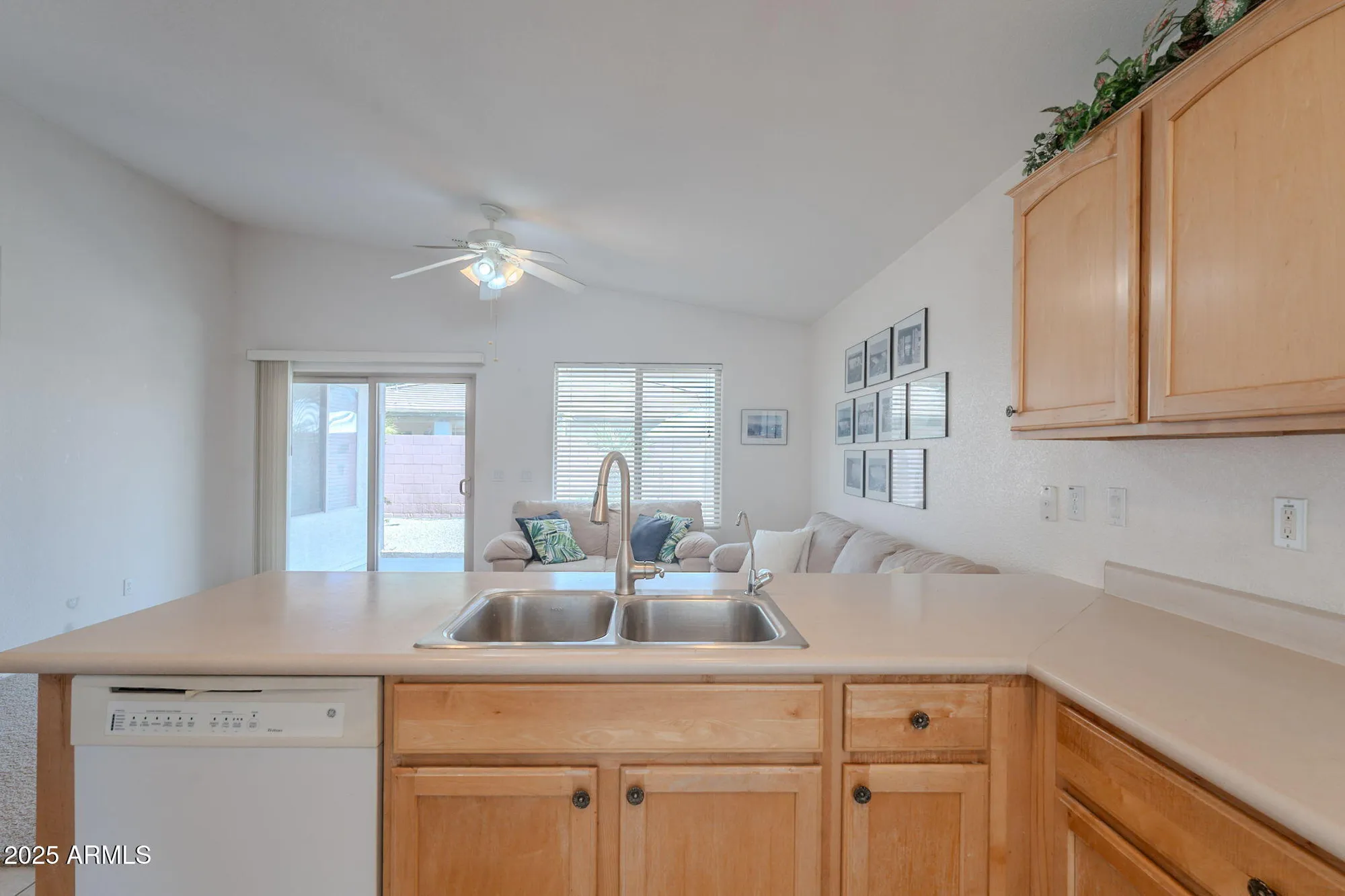 Property Slideshow image 8 of 46 | 3004 e firestone dr, Chandler, AZ, 85249