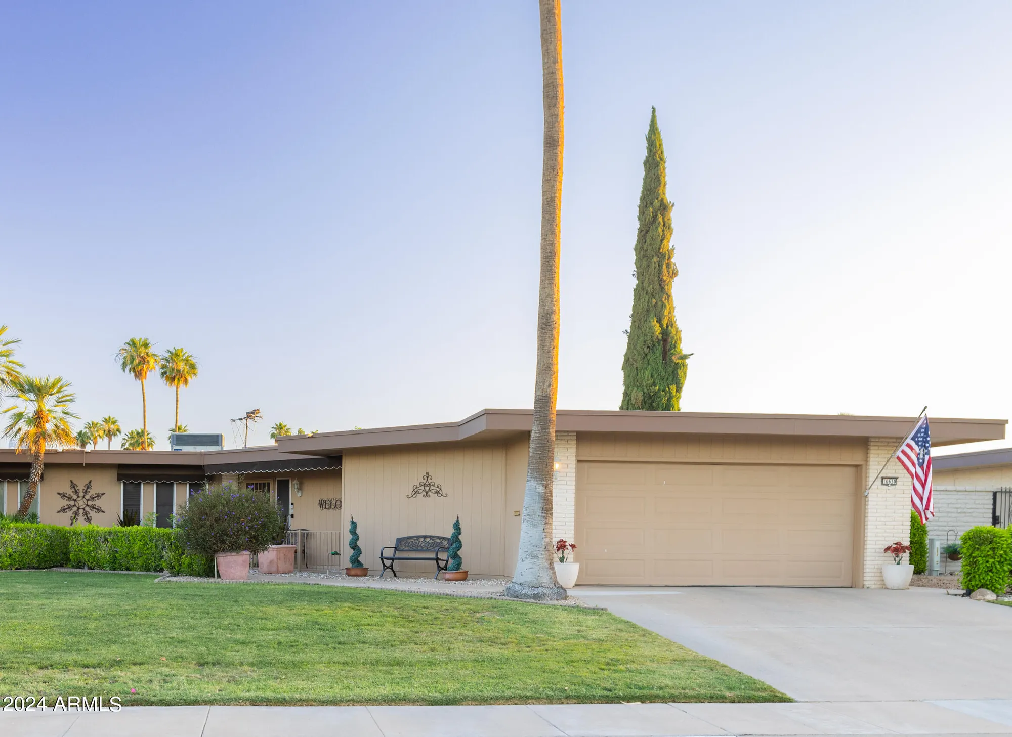 Property Slideshow image 1 of 32 | 10630 w pineaire dr, Sun City, AZ, 85351