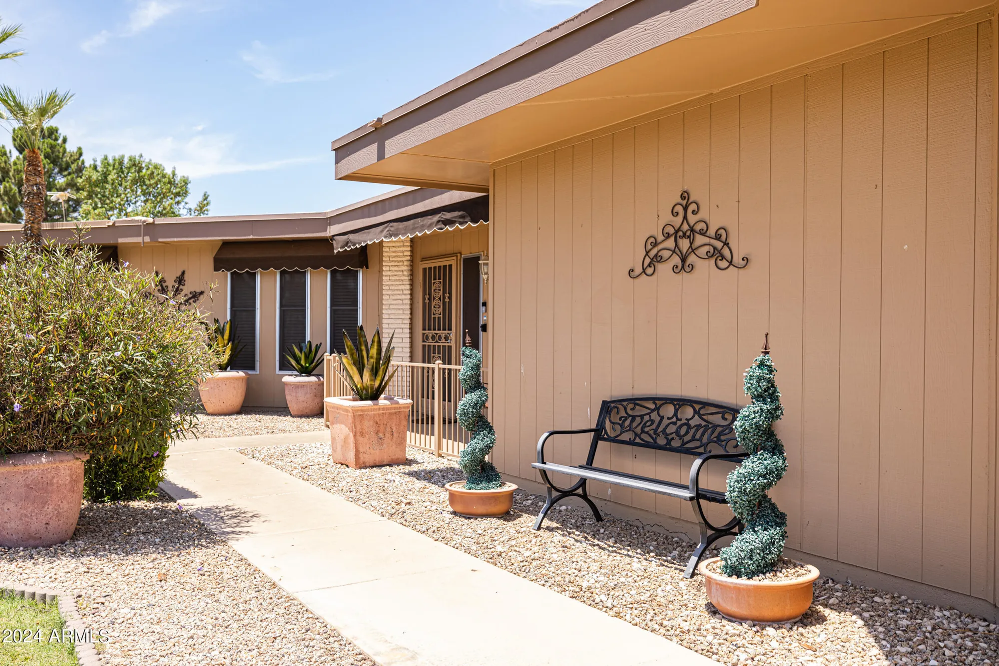 Property Slideshow image 2 of 32 | 10630 w pineaire dr, Sun City, AZ, 85351