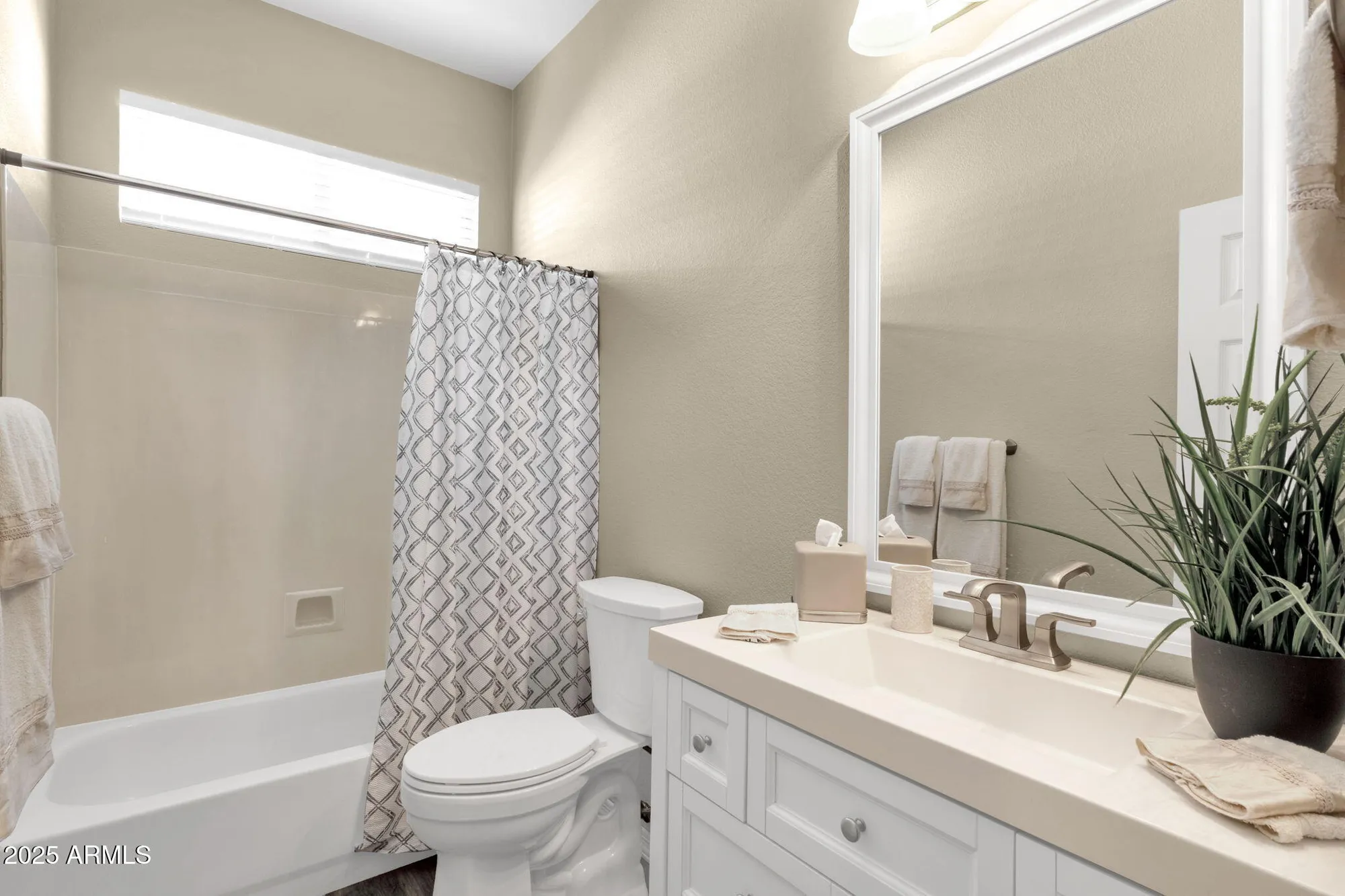 Property Slideshow image 18 of 37 | 4735 e azalea dr, Gilbert, AZ, 85298