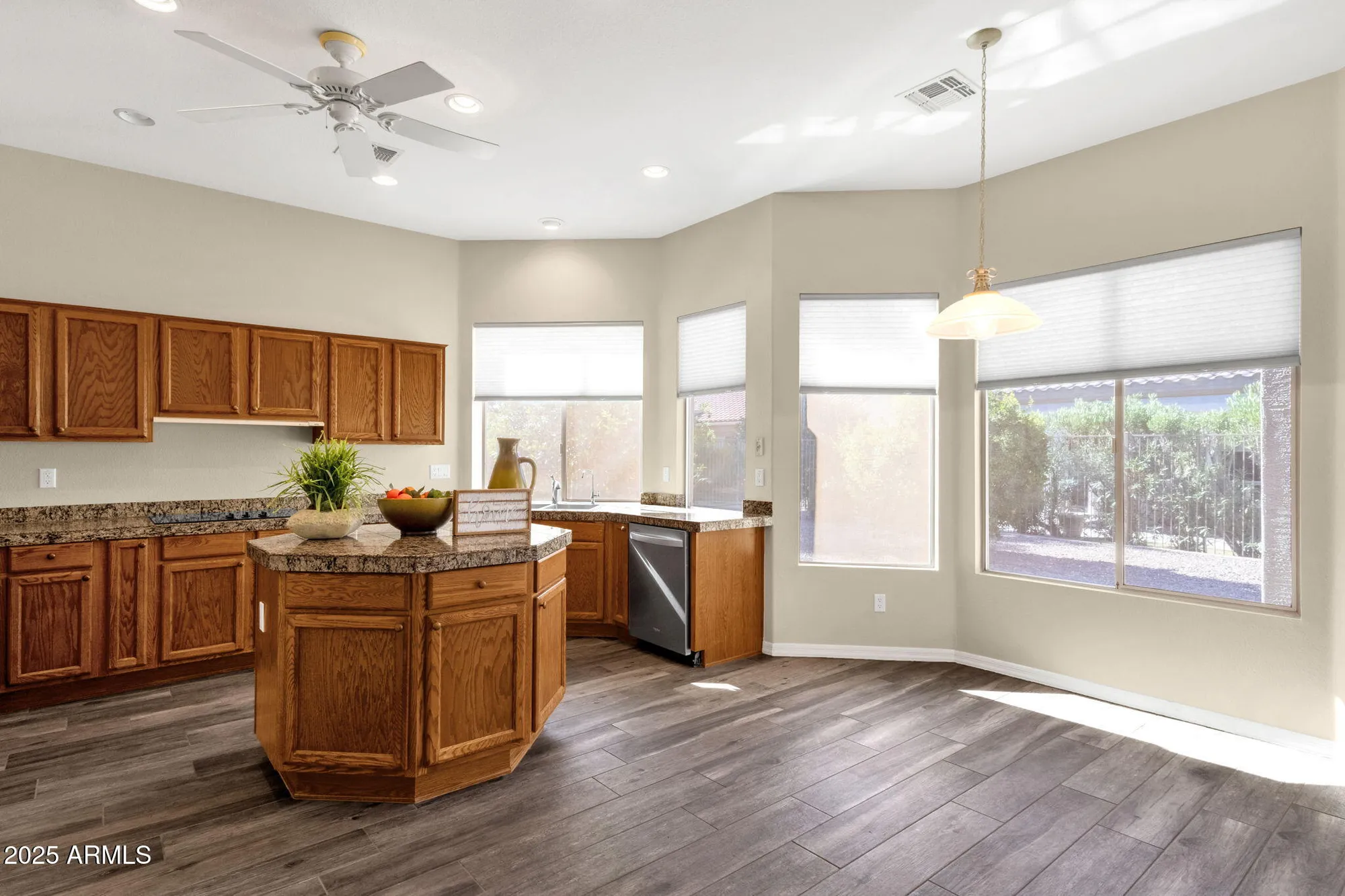Property Slideshow image 12 of 37 | 4735 e azalea dr, Gilbert, AZ, 85298