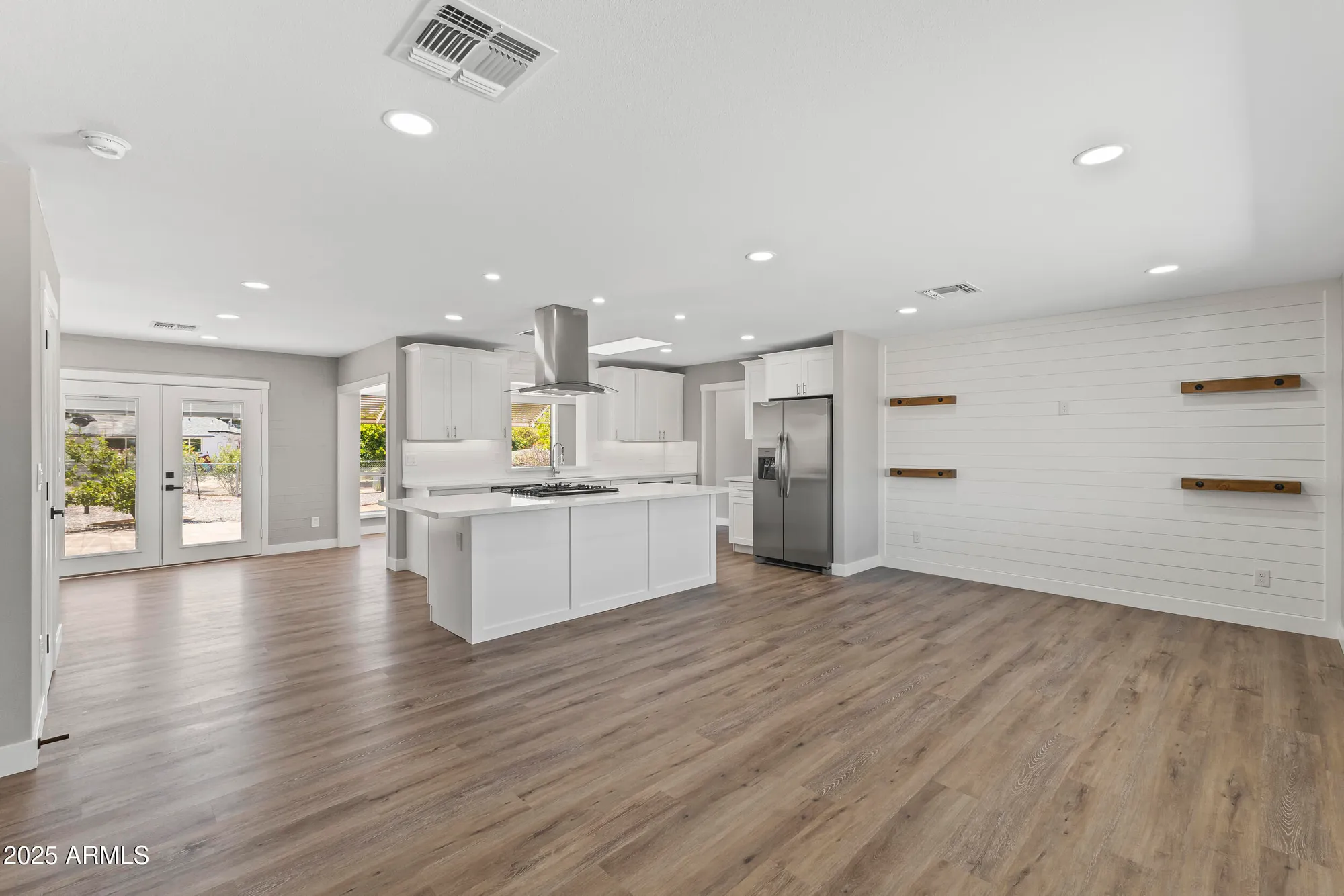 Property Slideshow image 7 of 55 | 10423 w monterosa dr, Sun City, AZ, 85351