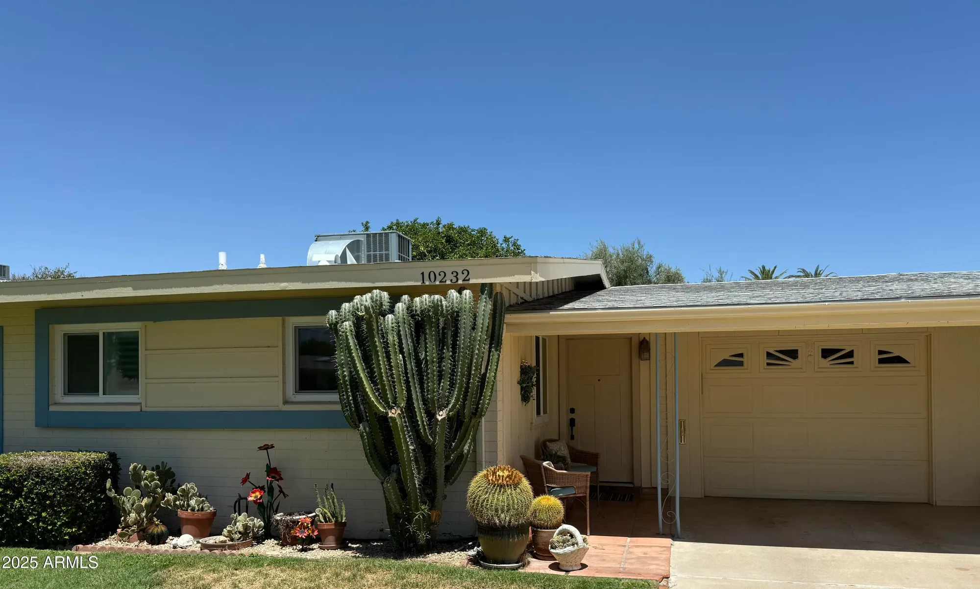 Property Slideshow image 6 of 10 | 10232 w snead cir, Sun City, AZ, 85351