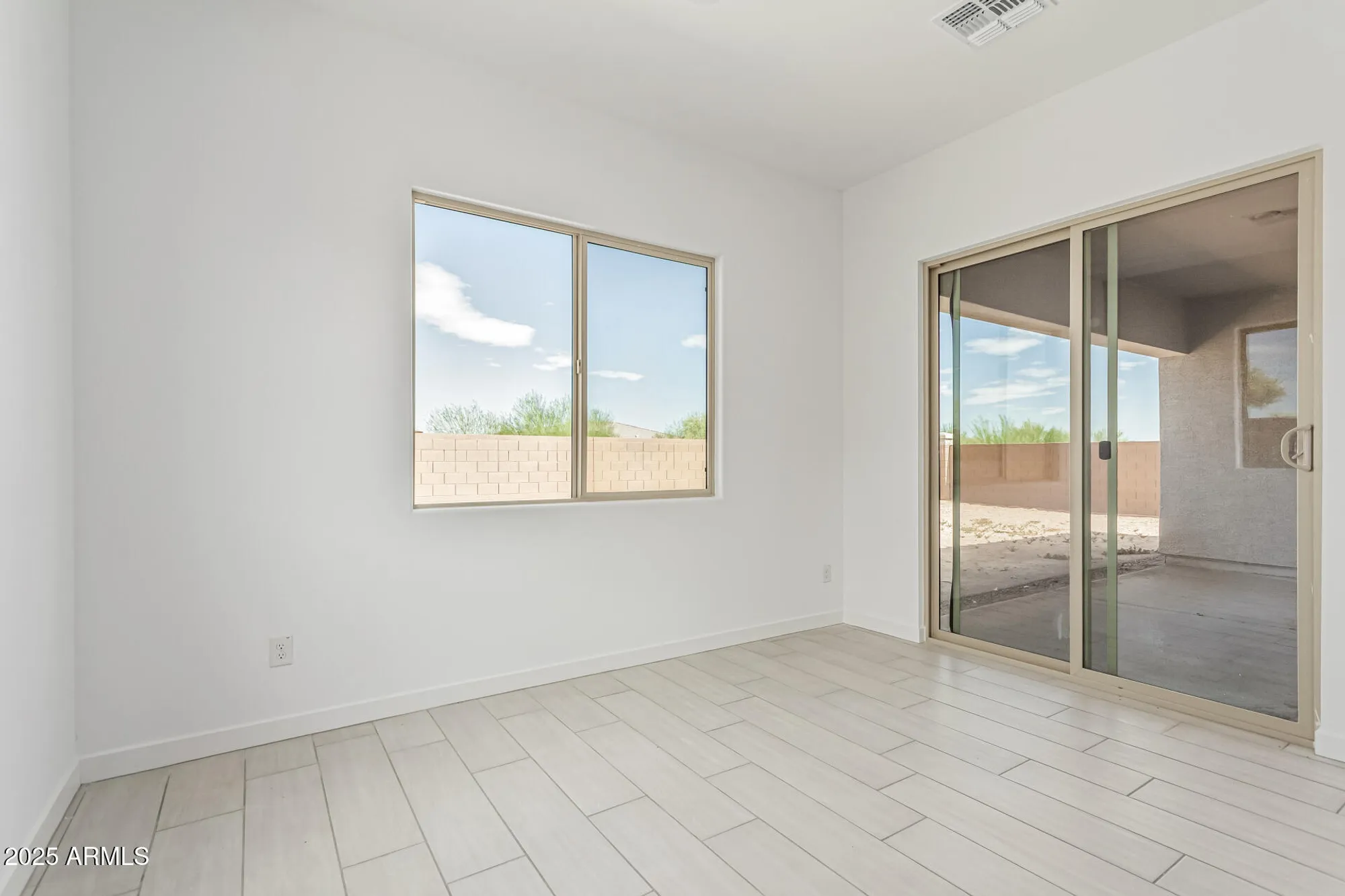 Property Slideshow image 10 of 48 | 24075 n 171st dr, Surprise, AZ, 85387