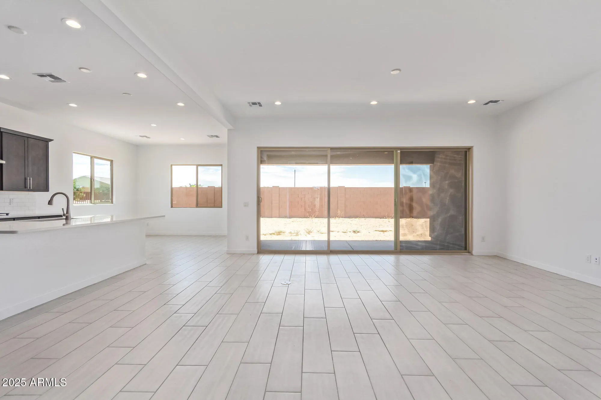 Property Slideshow image 16 of 46 | 24136 n 172nd dr, Surprise, AZ, 85387