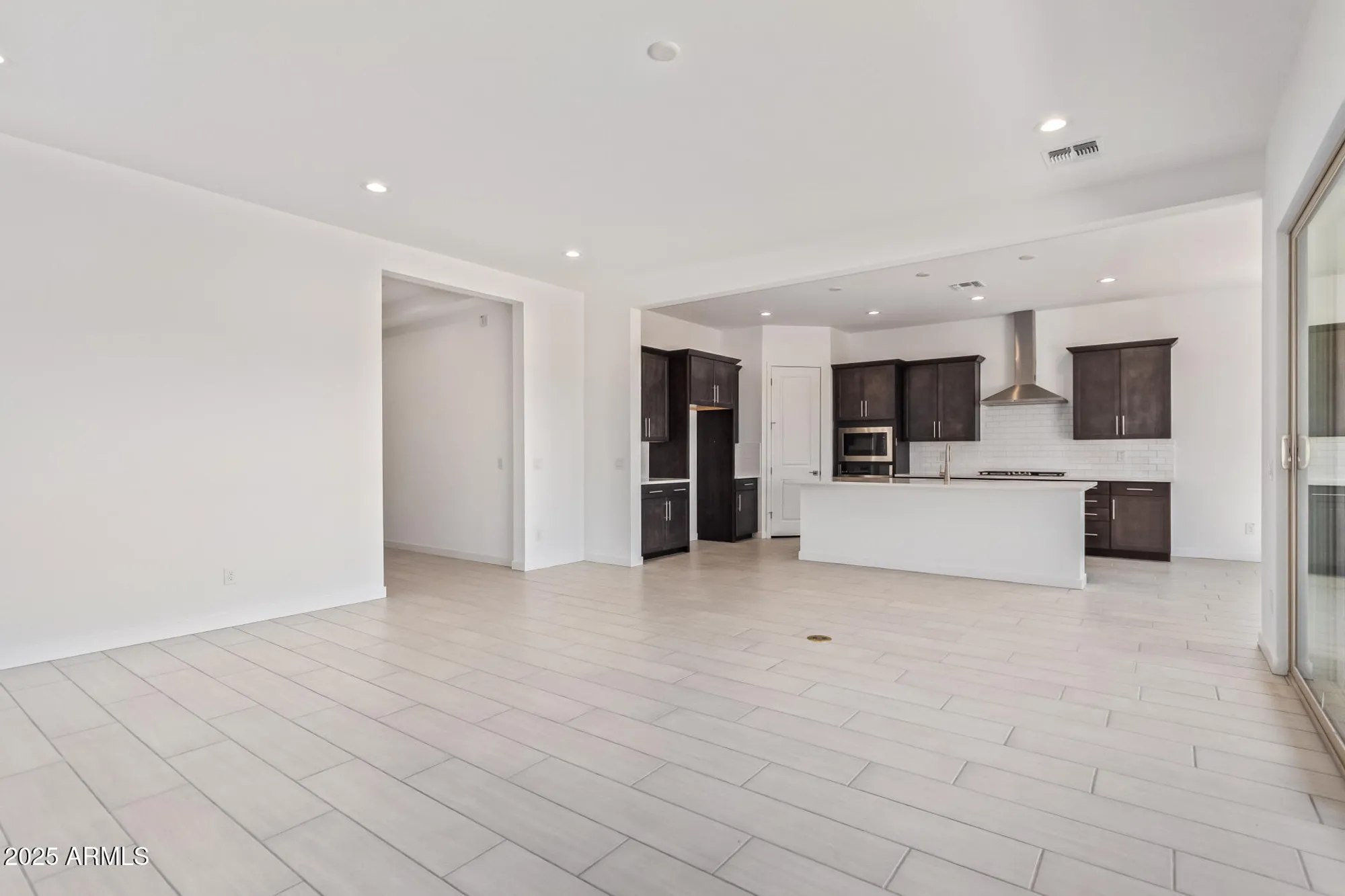 Property Slideshow image 10 of 46 | 24136 n 172nd dr, Surprise, AZ, 85387